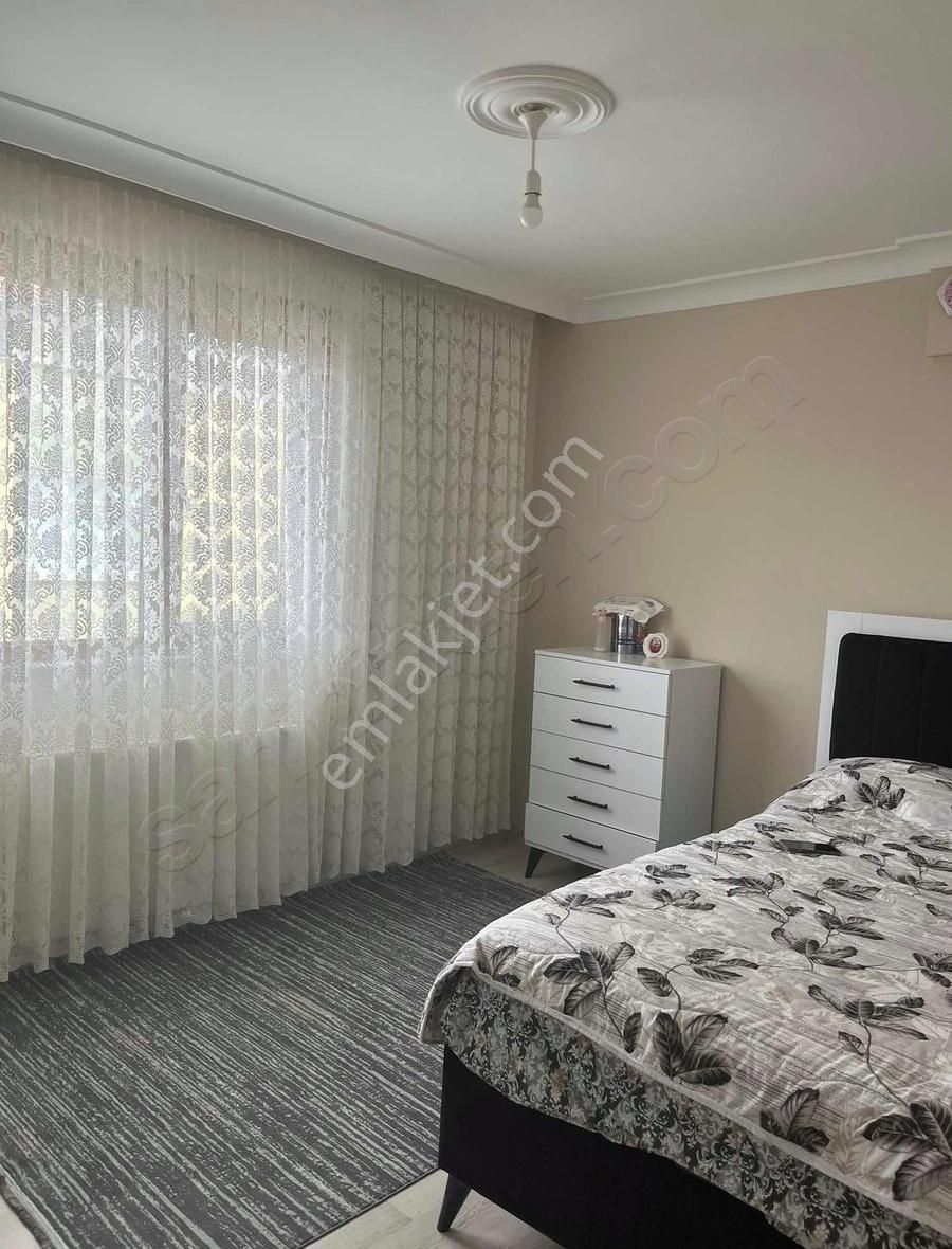 Gebze Arapçeşme Mh. Pazartesi Pazarı İçi Kat:3 130m2