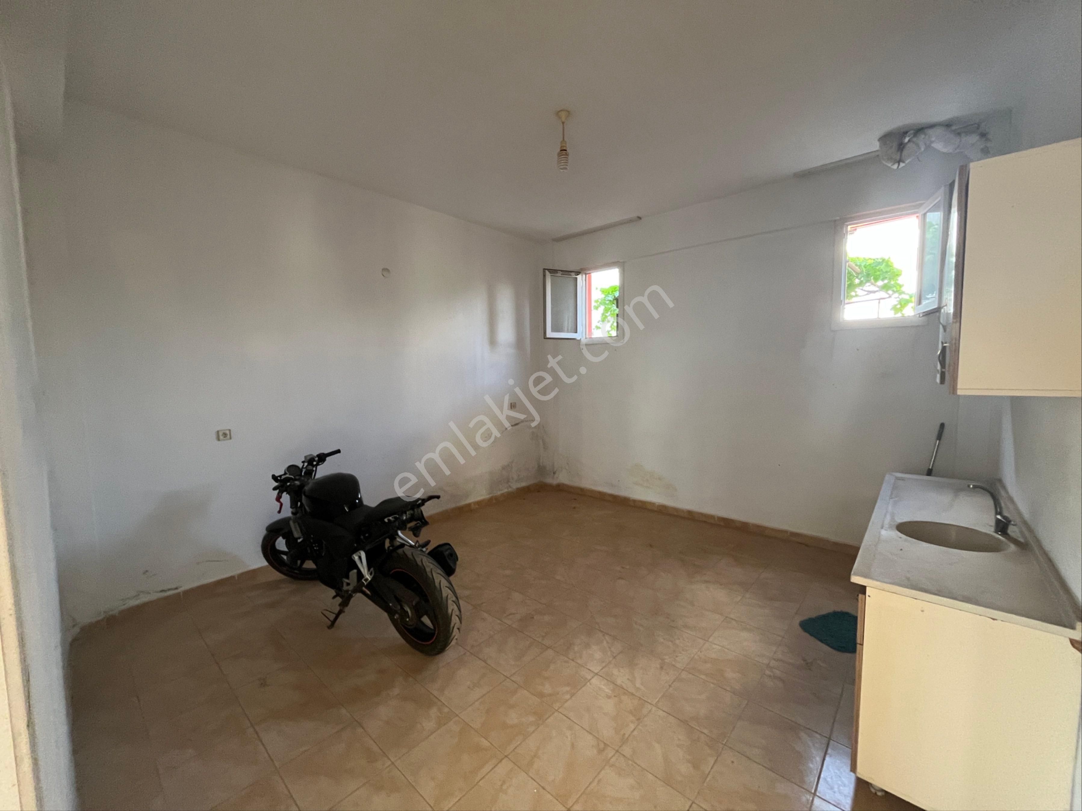 Karaçulha Çevre Yolu Üzeri Kiralık Ruhsatlı Dükkan