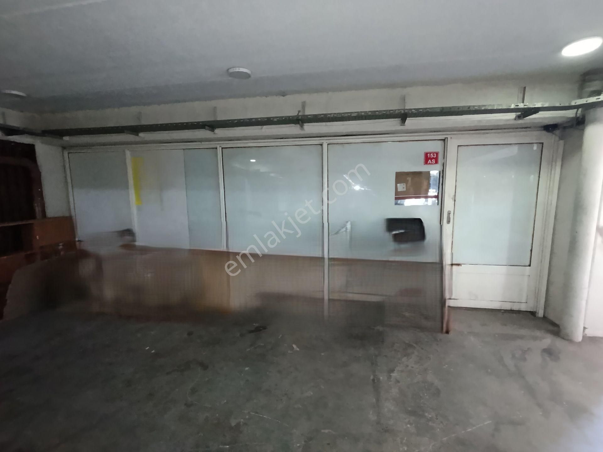 Yedpa H Blok Camlı Merkezi Konumda 52 M2 Satılık 2.450.000.tl