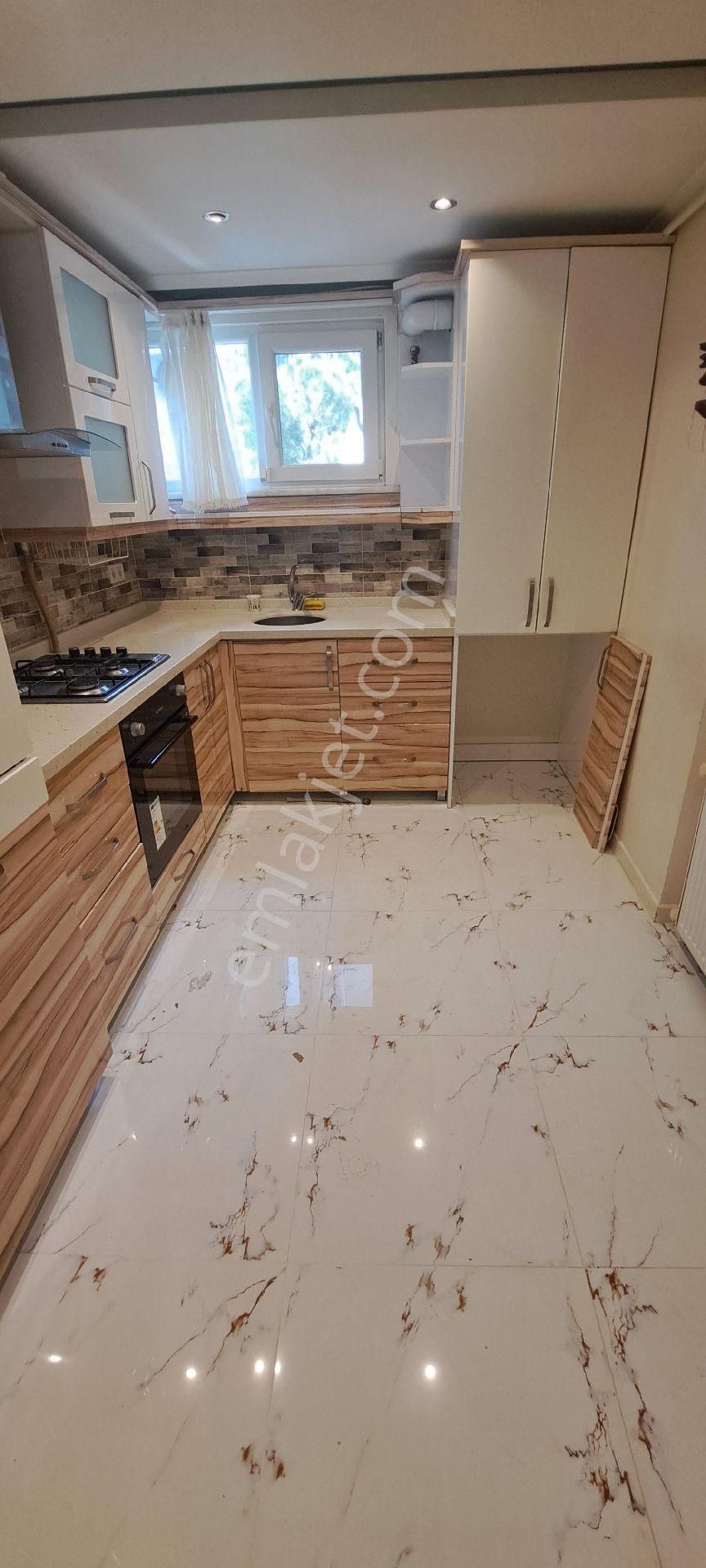 2+1 Kiralık Minibüs Yoluna Marmaraya Yakın İçi Lux Yapılı Klimalı Alarm Sistemli Daire
