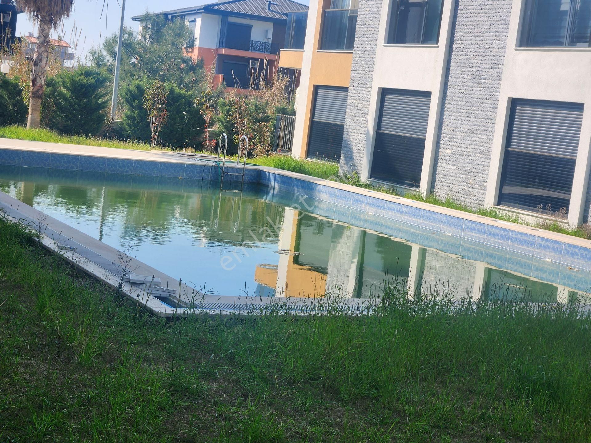 Havuzlu Güvenlikli Sitede 2+1 Sıfır Daire