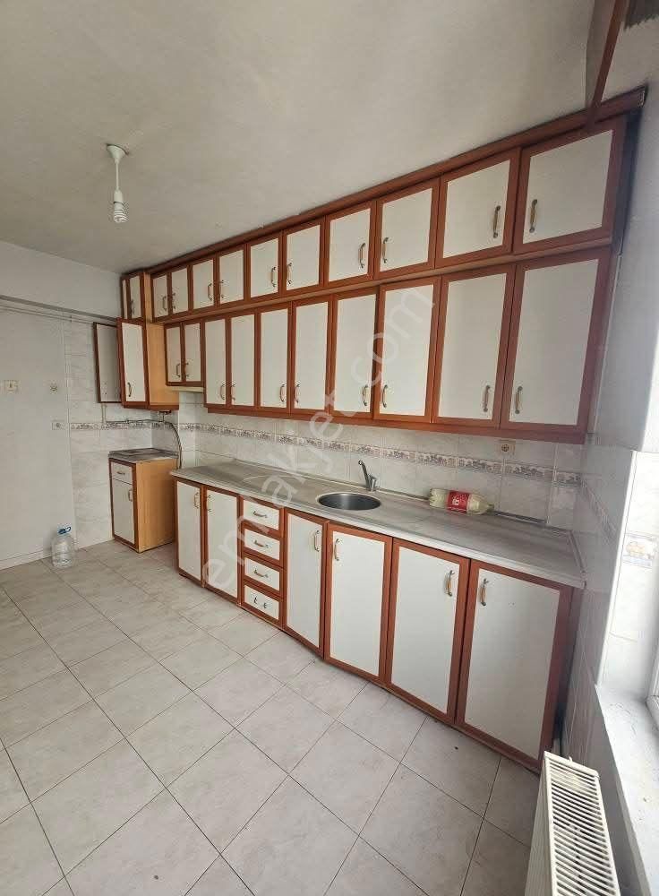 Samsun İlkadım Yenidoğan Mahallesi'nde 3+1 Temiz Kiralık Daire
