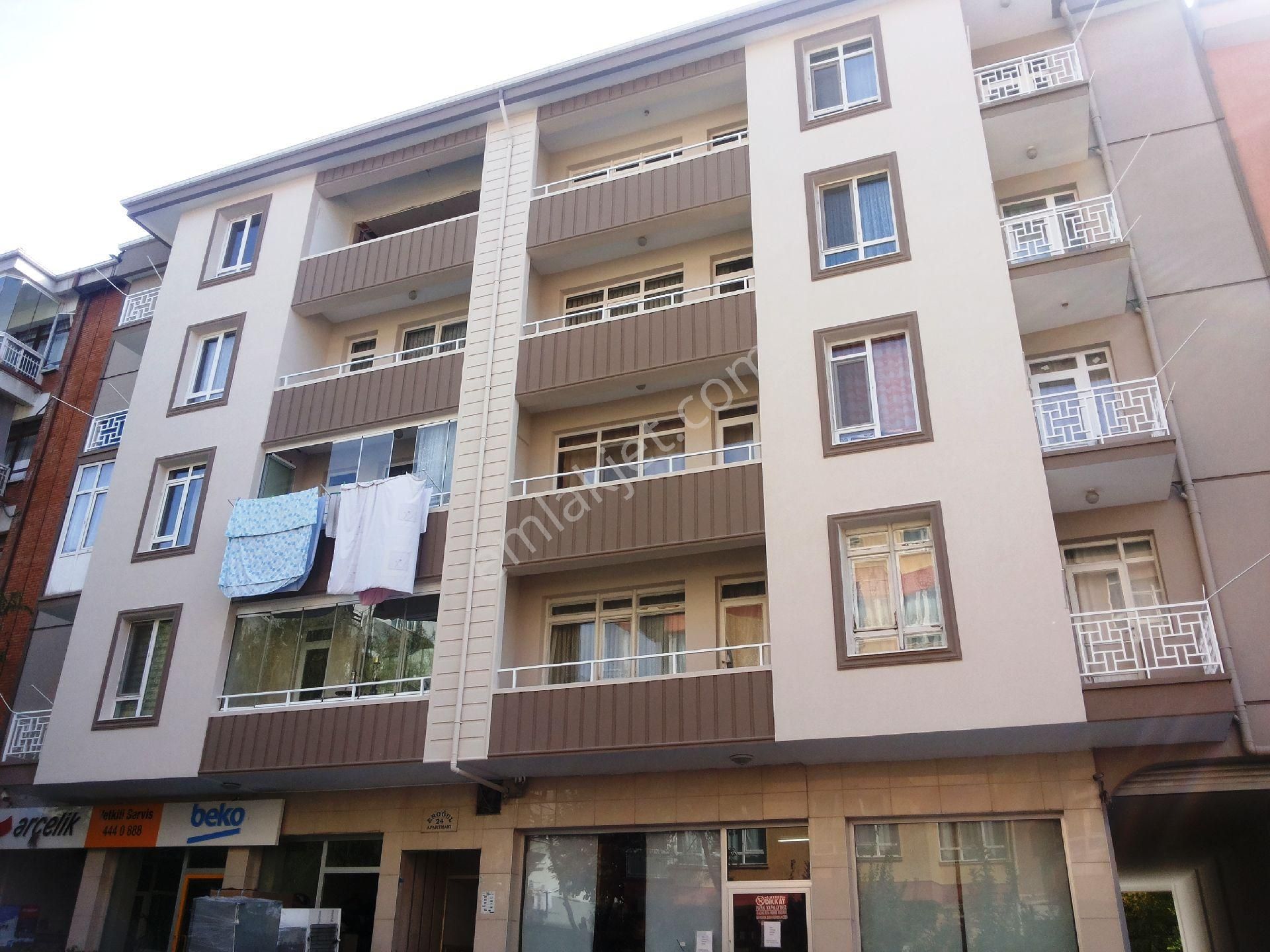 Dikimevi Metro İstasyonu Yanı Yapili 3+1daire