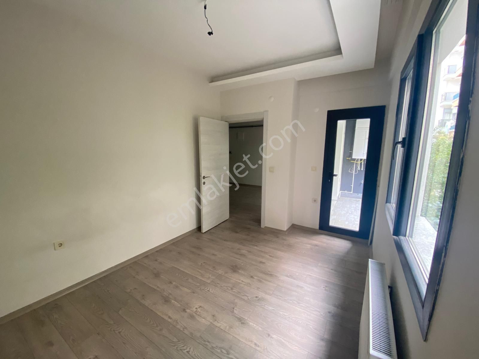 Küçükçiğli'de 2+1 Doğalgazlı Kiralık Daire