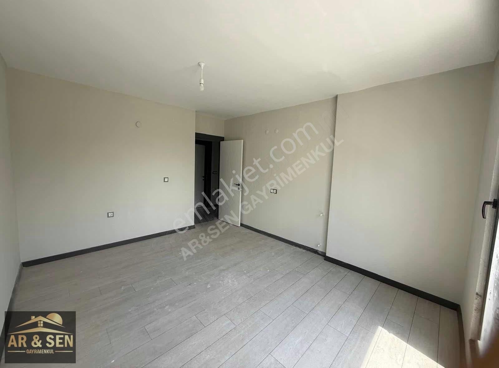 Karşıyaka Mah 3+1 Sıfır Katta Havuzlu Fırsatt Satılık Daire