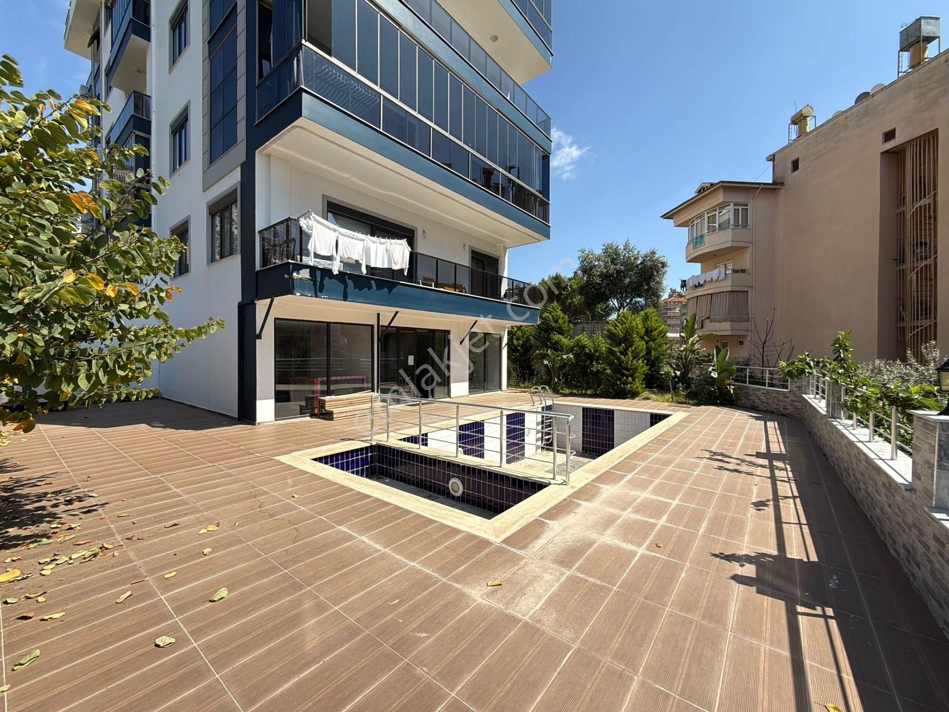 Alanya Saray Mah. 3+1 Satılık Ayrı Mutfak Daire Plaja 450 Mt.