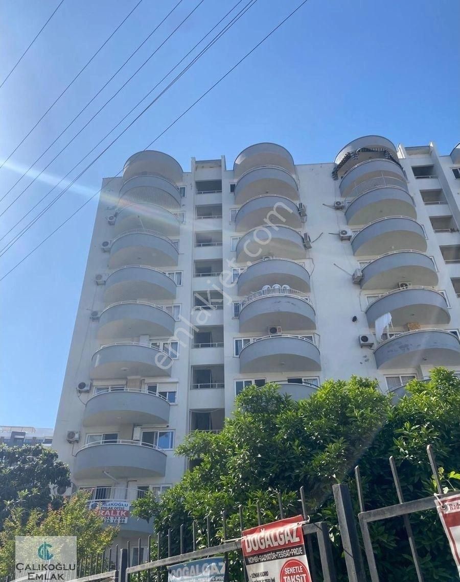 Tece'de Denize 100m. Mesafede Doğalgazlı Havuzlu Eşyalı Kiralık 3+1 Daire