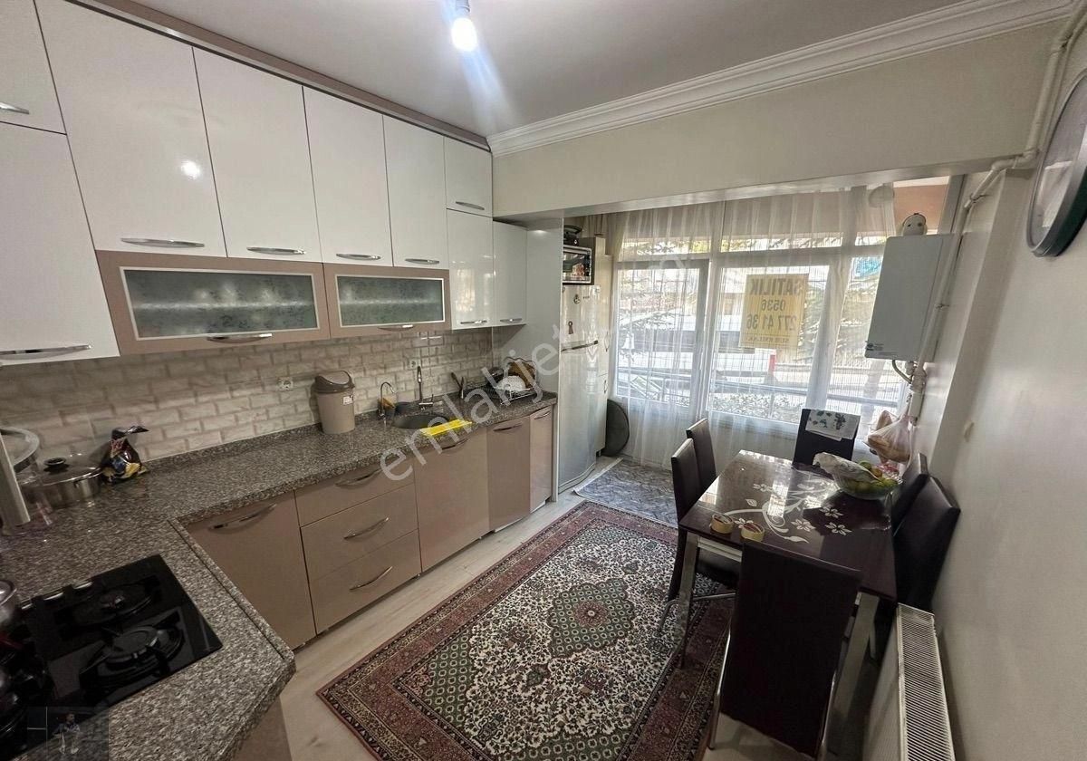 Sevencan Emlaktan Ilıca Caddesinde Satılık 3+1 Daire
