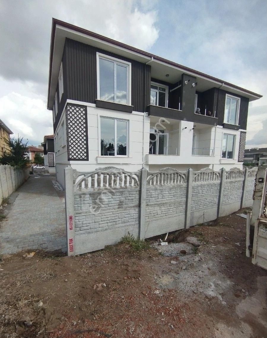 Afyon Karşıyaka Mah. De Satılık 3+1 Daire