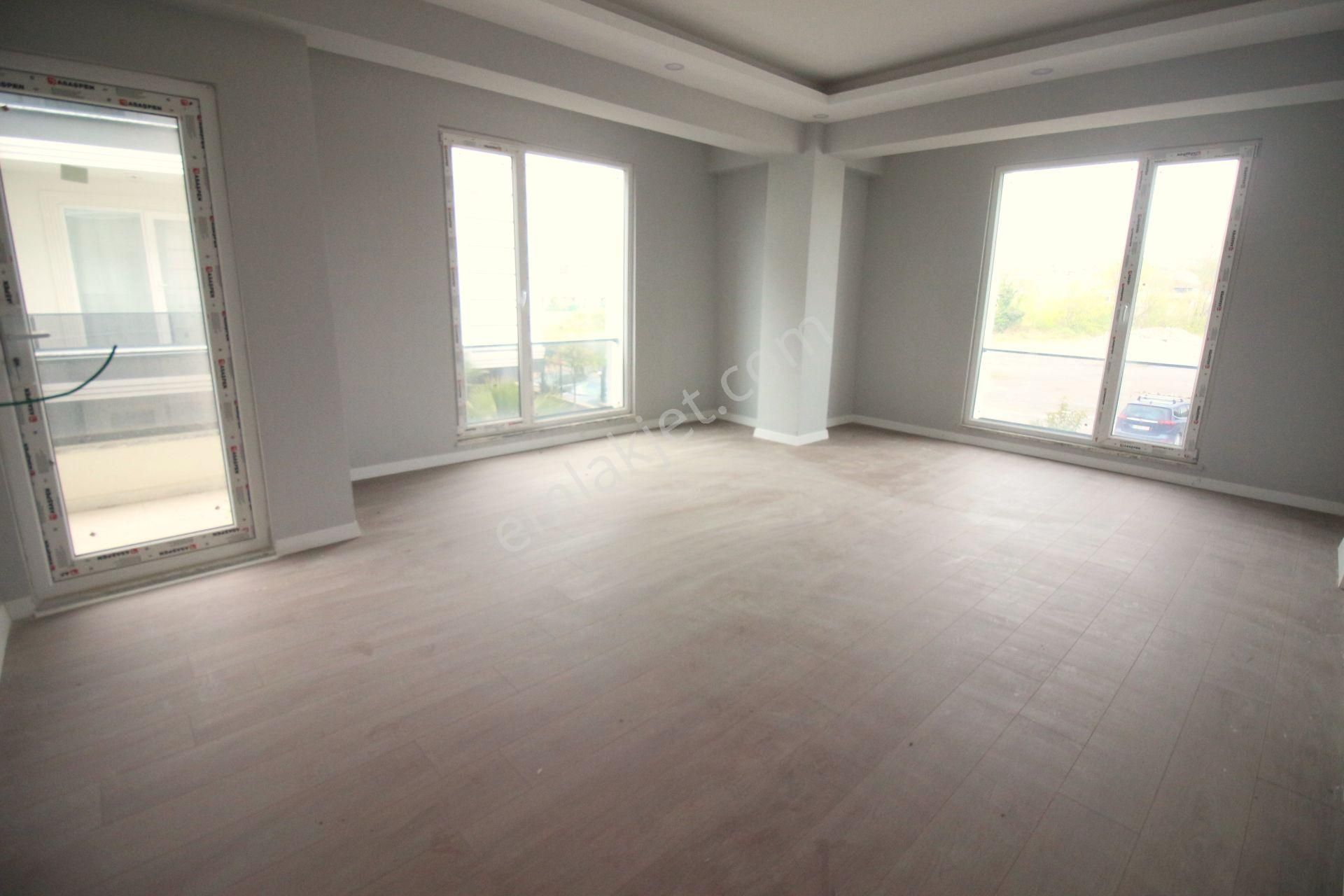 İnci Evler 5 Sitesi'nde Ebeveyn Banyolu Geniş Sıfır Ara Kat Daire