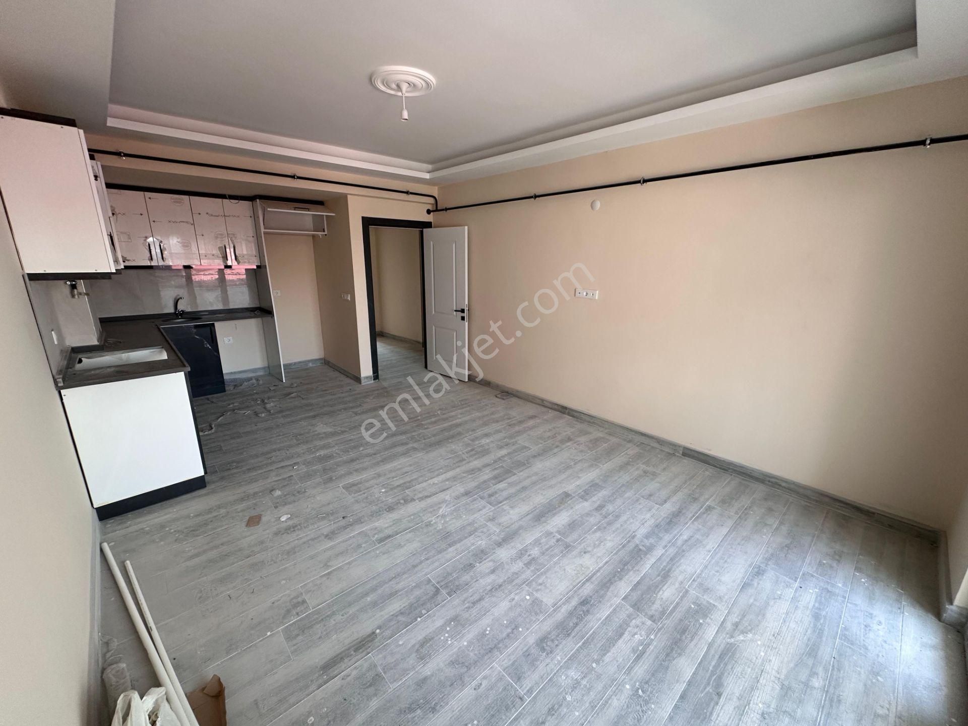 Kumbağ Da Pazar Sokağında Çift Balkonlu Geniş 2+1 Daire