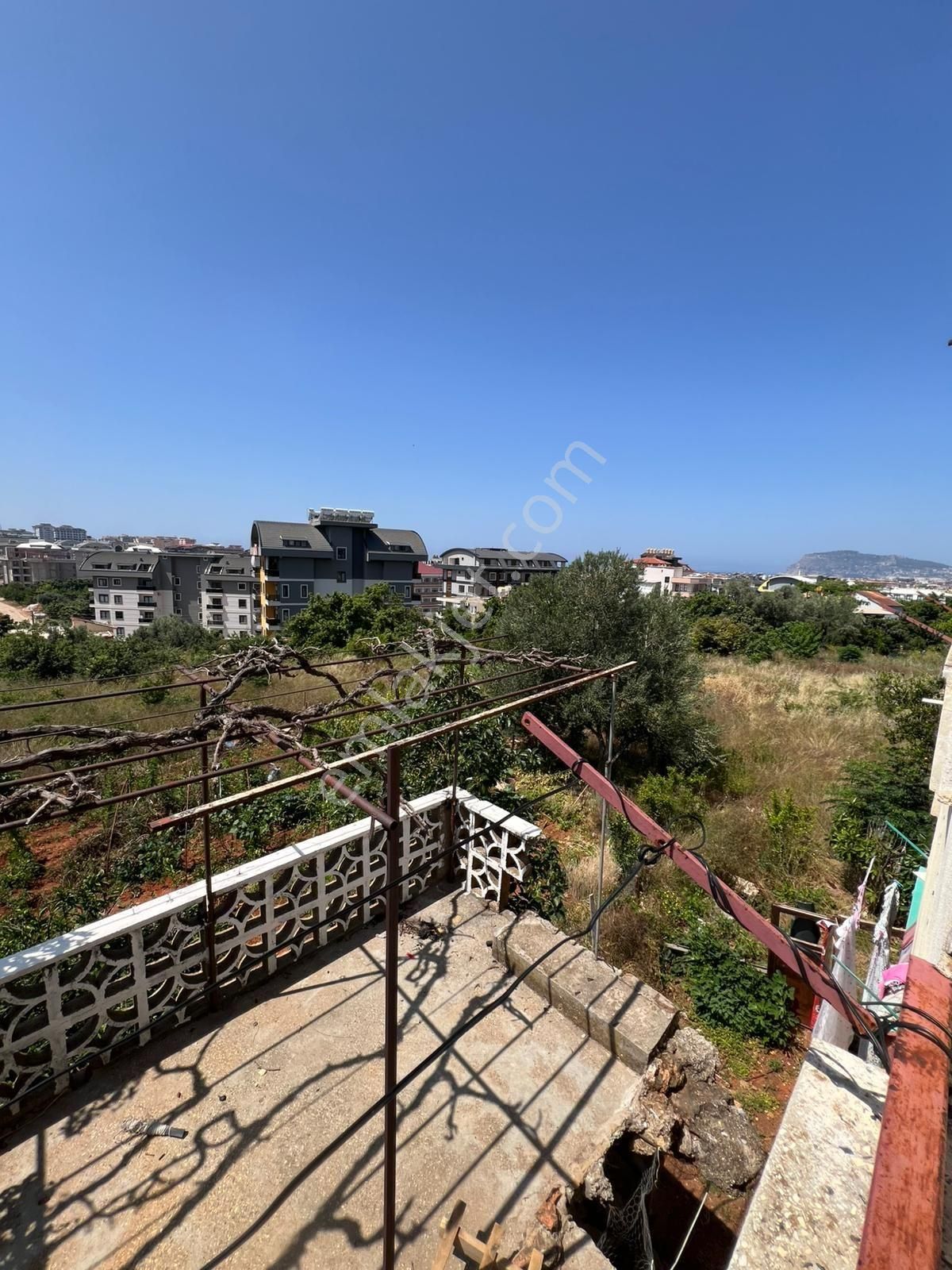 Alanya/karakocalı'da Müstakil Bahçeli 3+1 180m2 Kiralık Daire