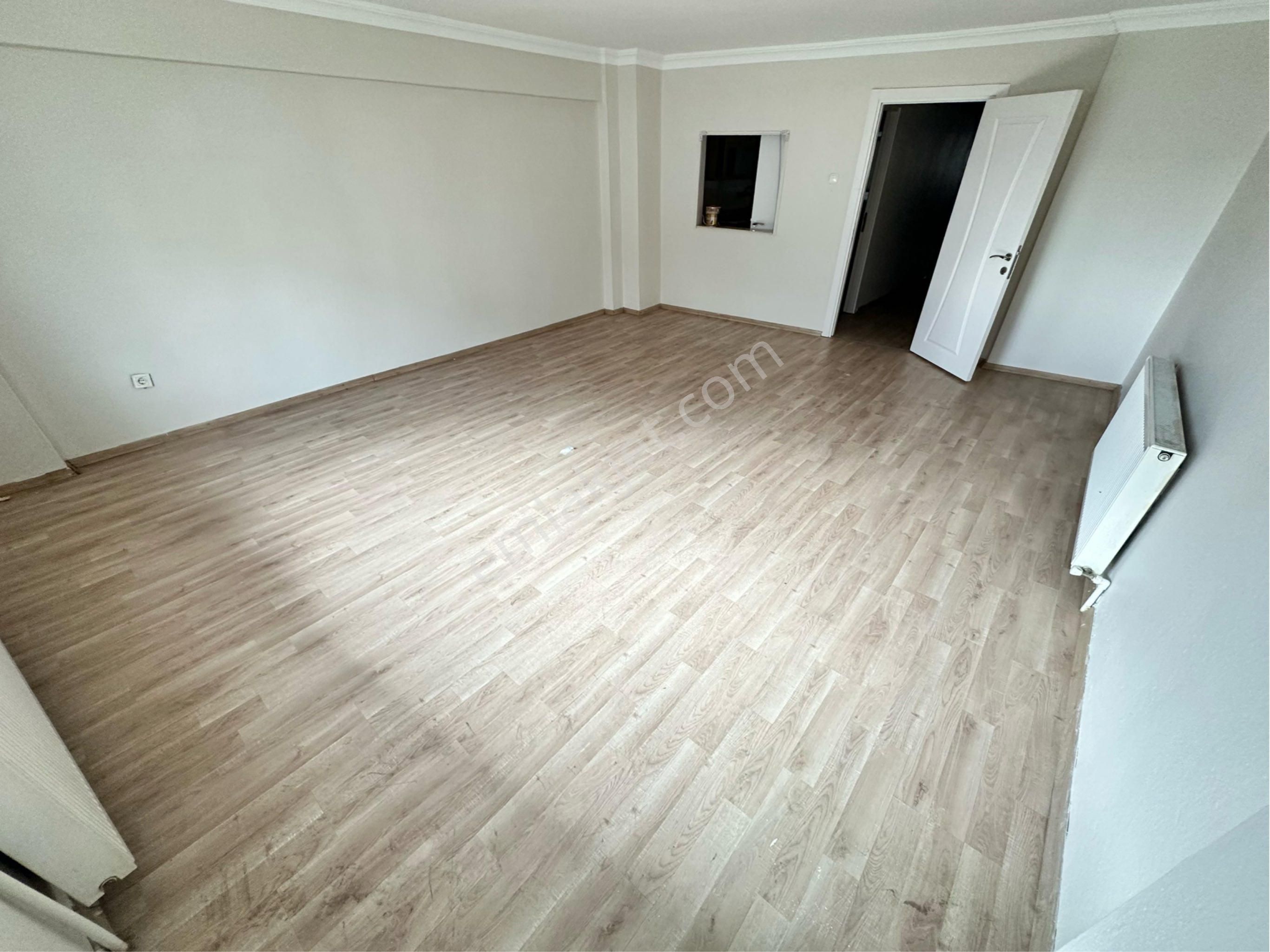 Esrefpasa Cad Avm Karşısı 130m2 3+1 Satılık Daire