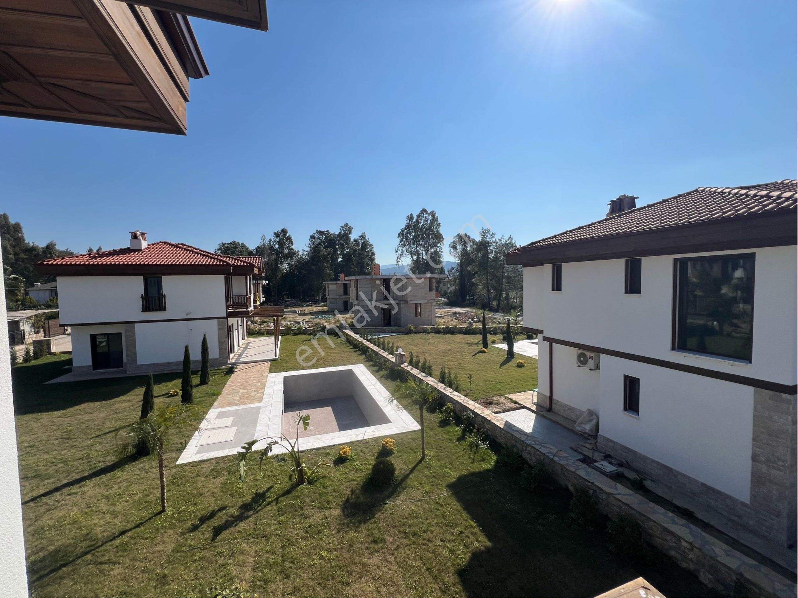 Akyaka-gökova’da Müstakil 750 M2.arsa İçivde Havuzlu Villa