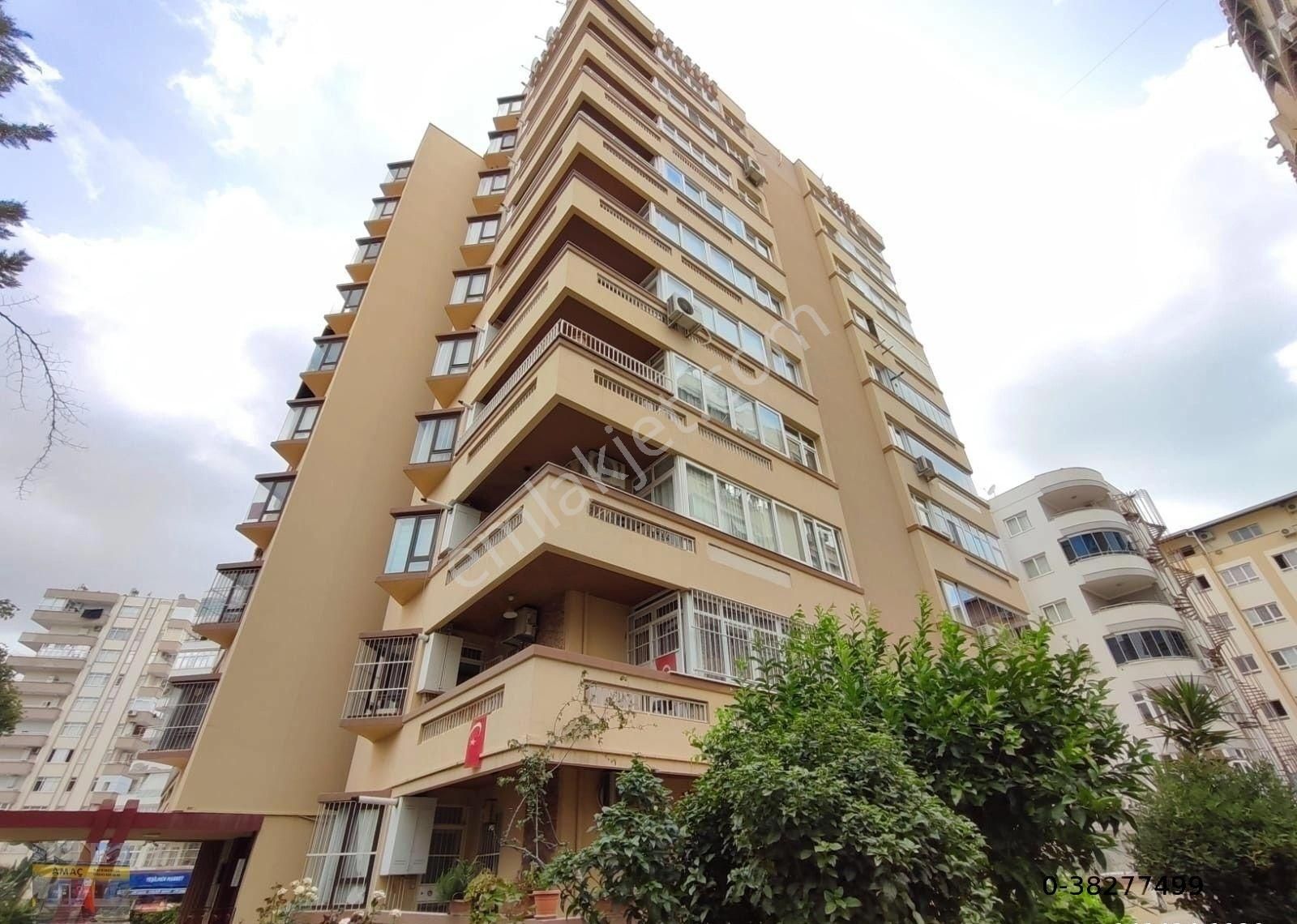 Amaç'dan Mükemmel Lokasyonda Süper Peyzajlı Nezih Site İçinde 4+1 Özel Yapım Viip Daire