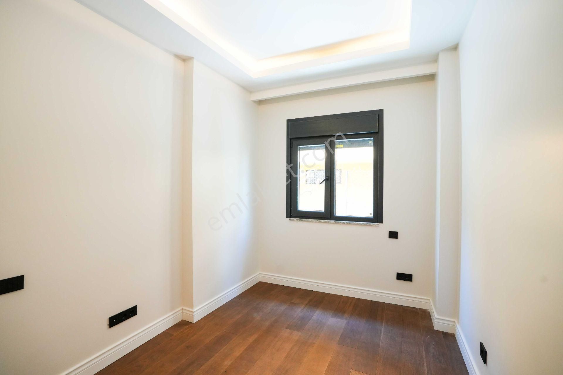 Çekmeköy Ömerli Bahçe İçinde 6+1 Havuzlu Villa - Görsel 15