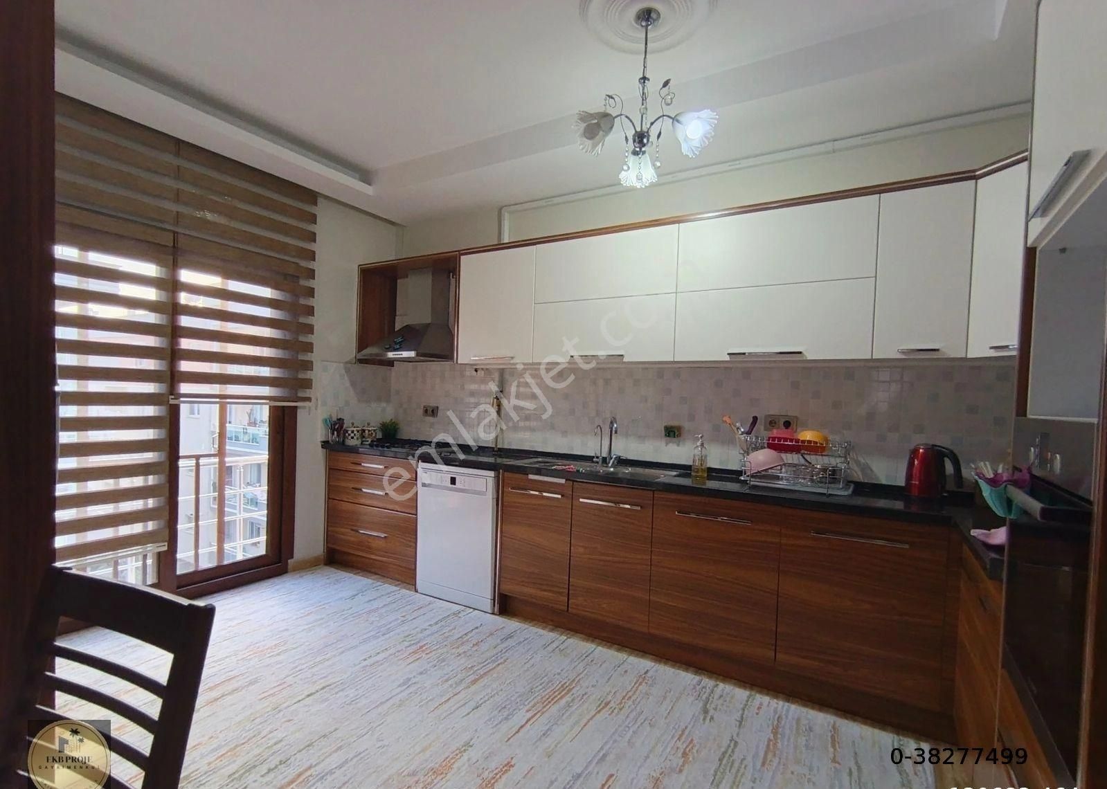 Gazi Mahallesi'nde Geniş Aileler İçin Uygun 4+1 Daire