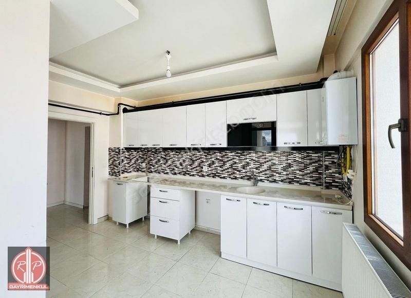 İldem'de Ana Cadde Üzerinde 3+1 Ultra Lüks Ara Kat Daire Fırsatı