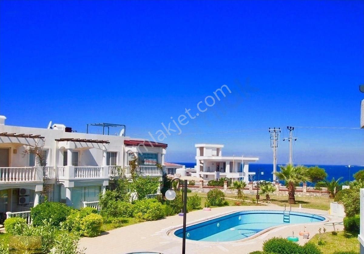 Satılık Daire Denize Yakın Plajlı Sitede Manzaralı Satılık Ev