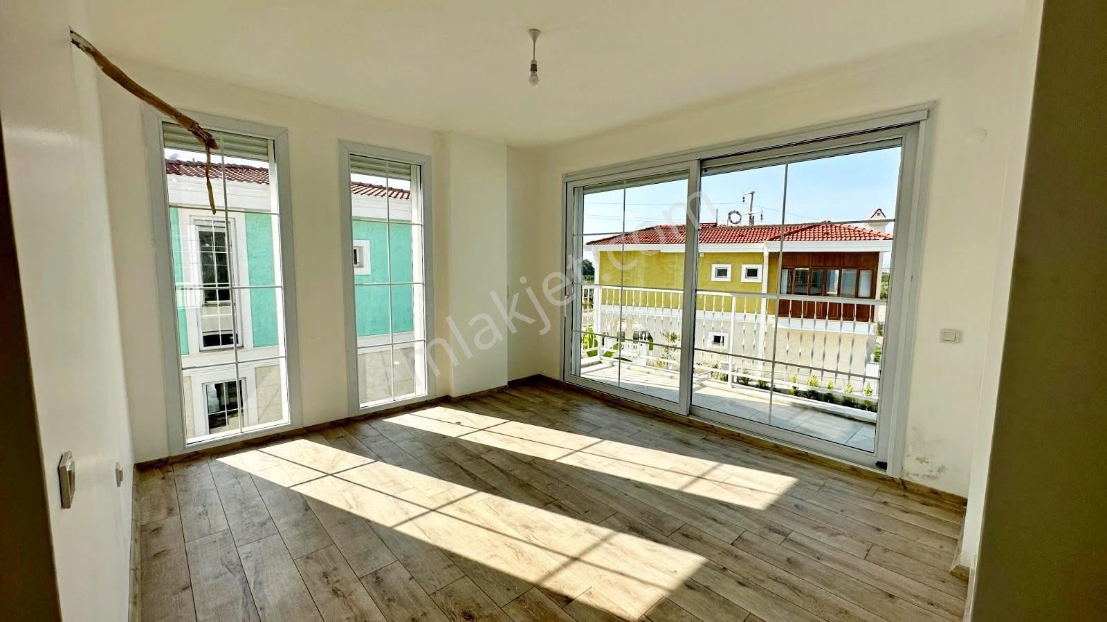 Kuşadası Davutlar Sahilinde 4+1 Sıfır Tek Müstakil Özel Havuzlu Villa - Görsel 19