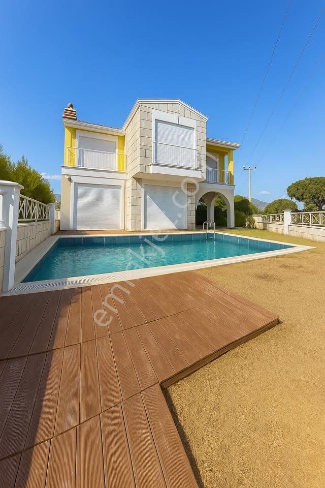 Kuşadası Davutlar Sahilinde 4+1 Sıfır Tek Müstakil Özel Havuzlu Villa - Görsel 5