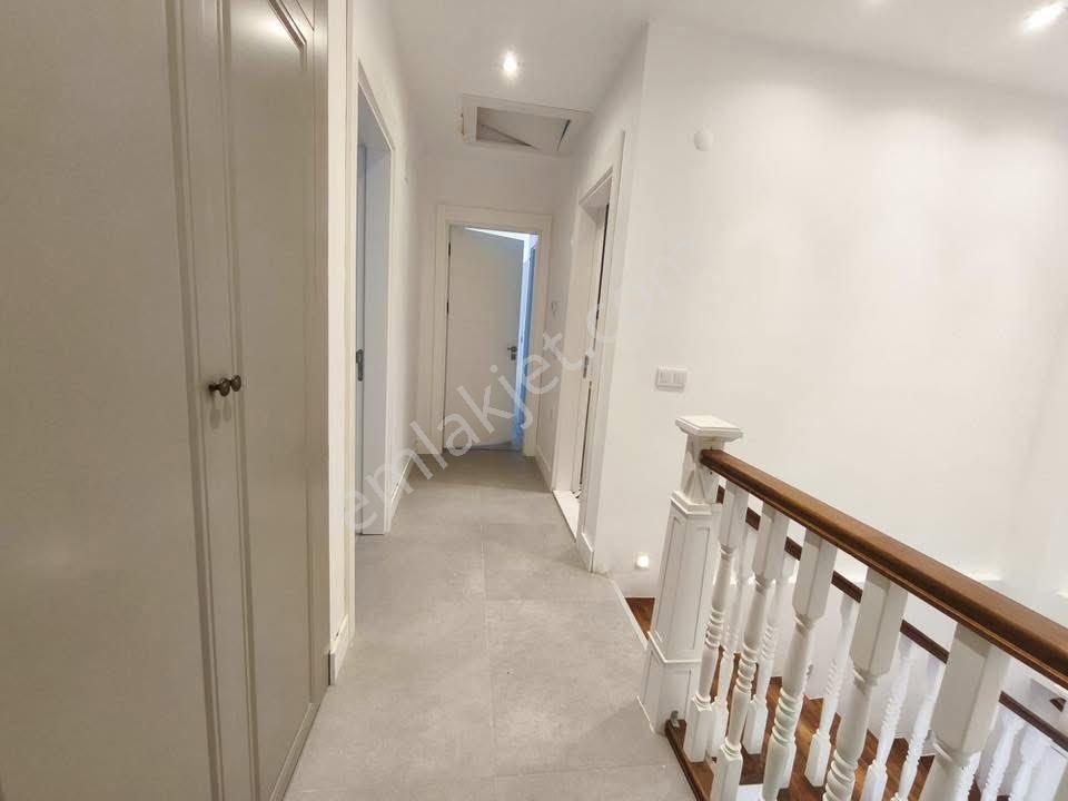 Kuşadası Davutlar Sahilinde 4+1 Sıfır Tek Müstakil Özel Havuzlu Villa - Görsel 15