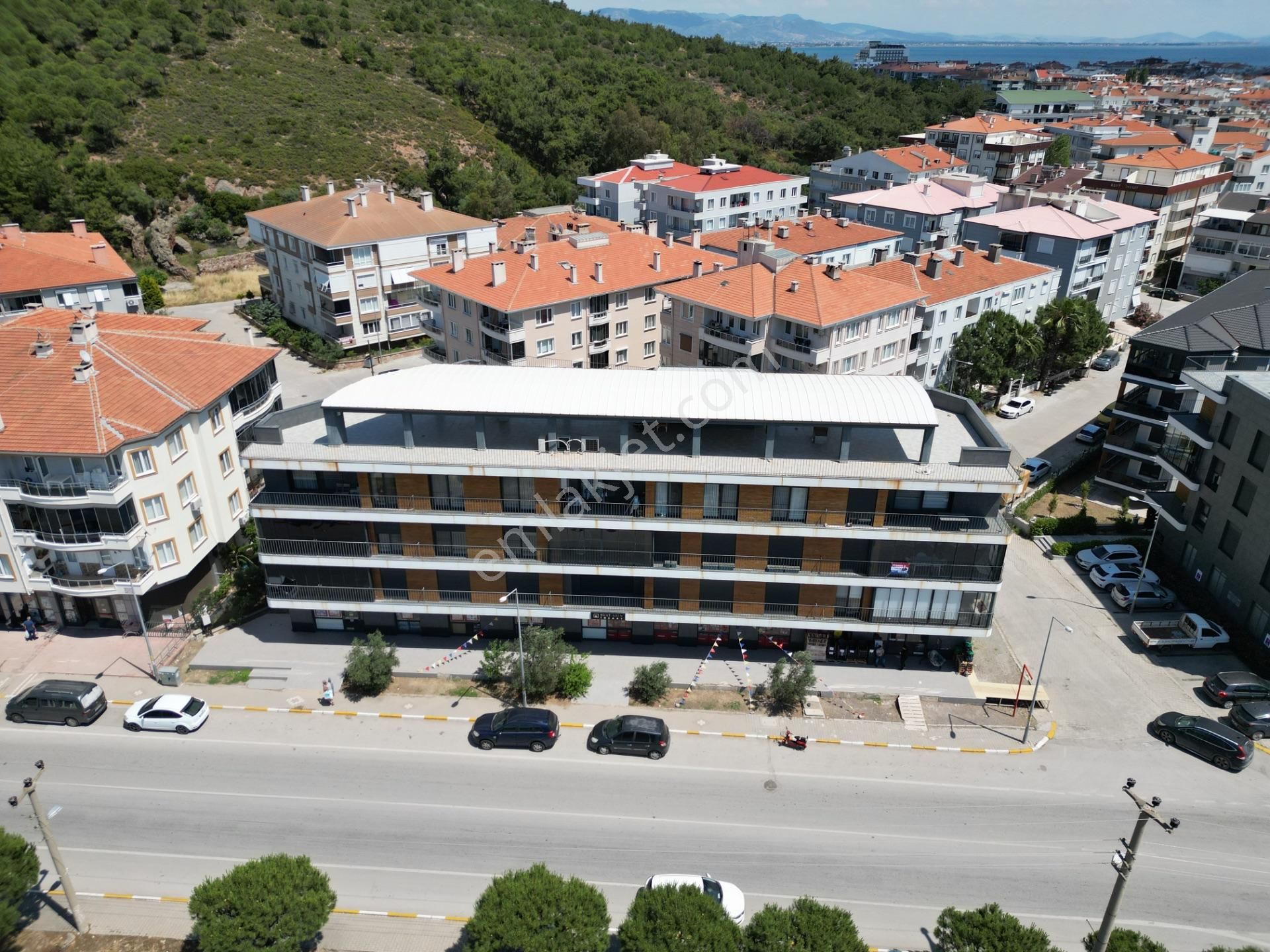 Ayvalık Sarımsaklı’da, Denize Yakın Ve Deniz Manzaralı Satılık 3+1 Daire
