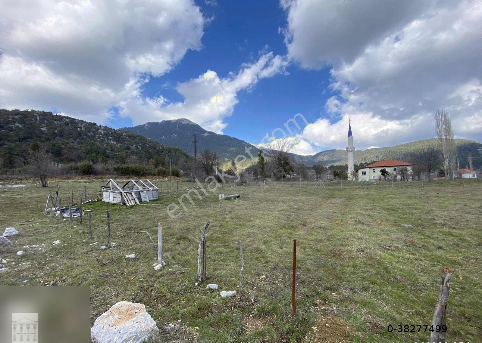 Yayla Koru Da Köy Yerleşik Alanında Satılık 582 M2 Arazi