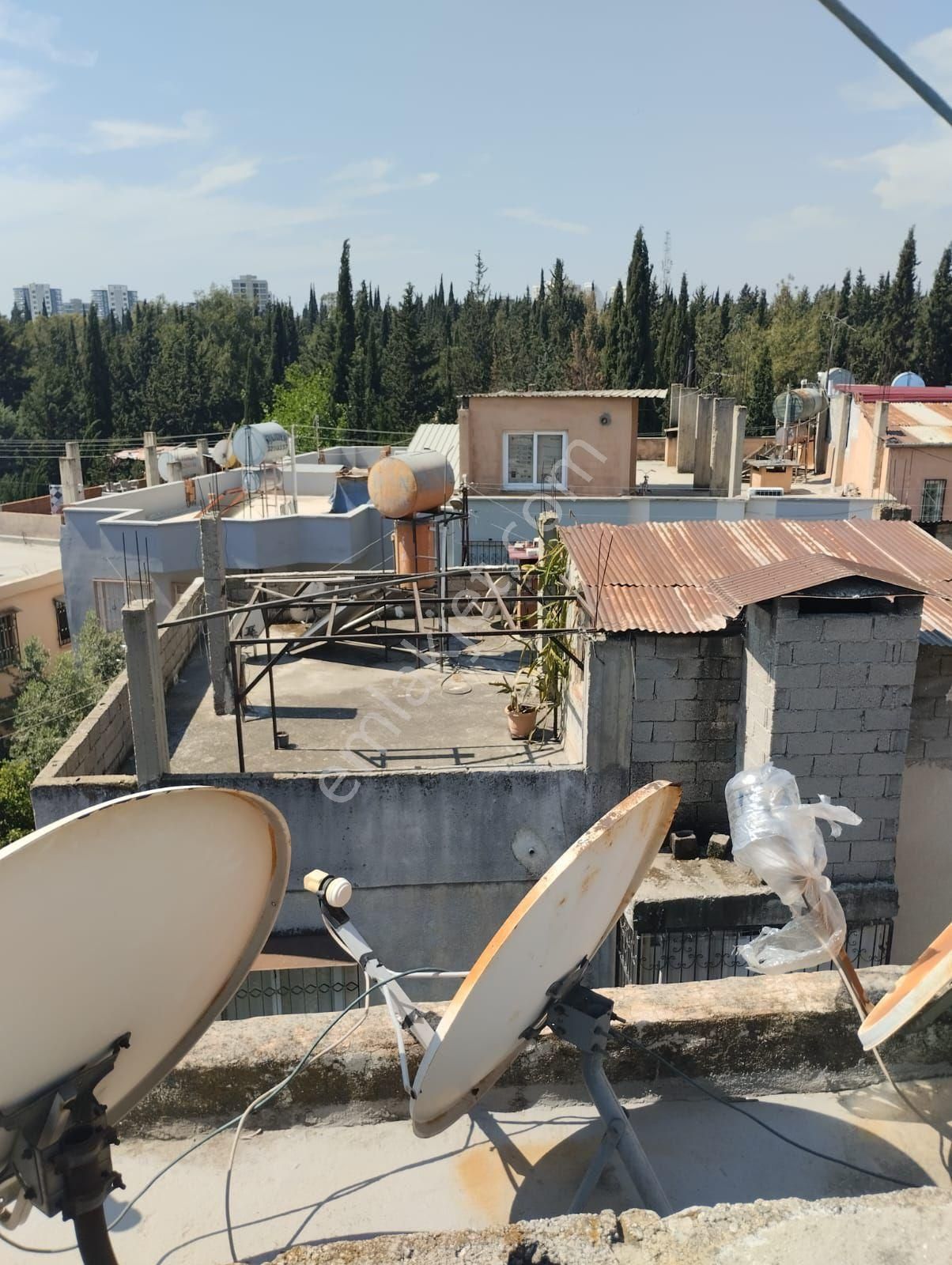 İmarlı Ruhsatlı 3 Katlı Ve Çatı Katı Binanın Tamamı Satılık