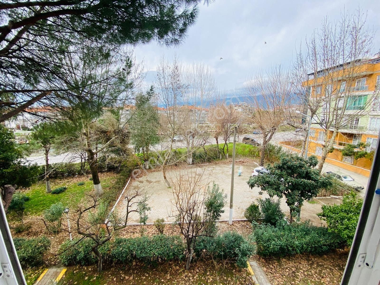 ➤➤herdem'den Akçay İkizçayda Ara Kat Ön Cephe Çay Manzaralı Otoparklı 2+1 Daire