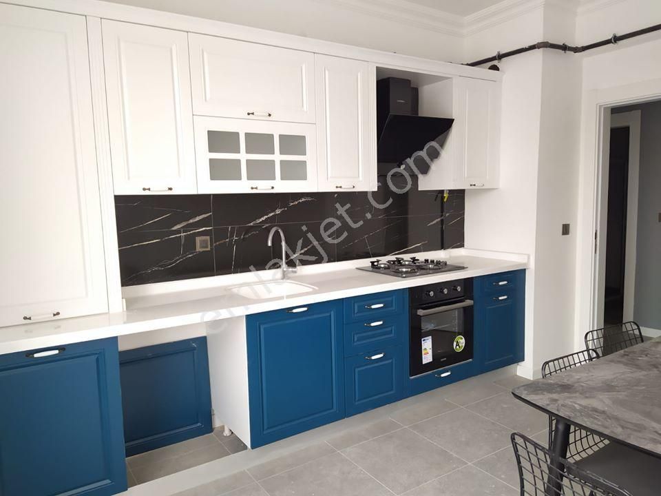 Emrah Çiftci'den Selçuklu Yazır Mah.şafak Cad.üzeri Satılık 2+1 Lüks Daire