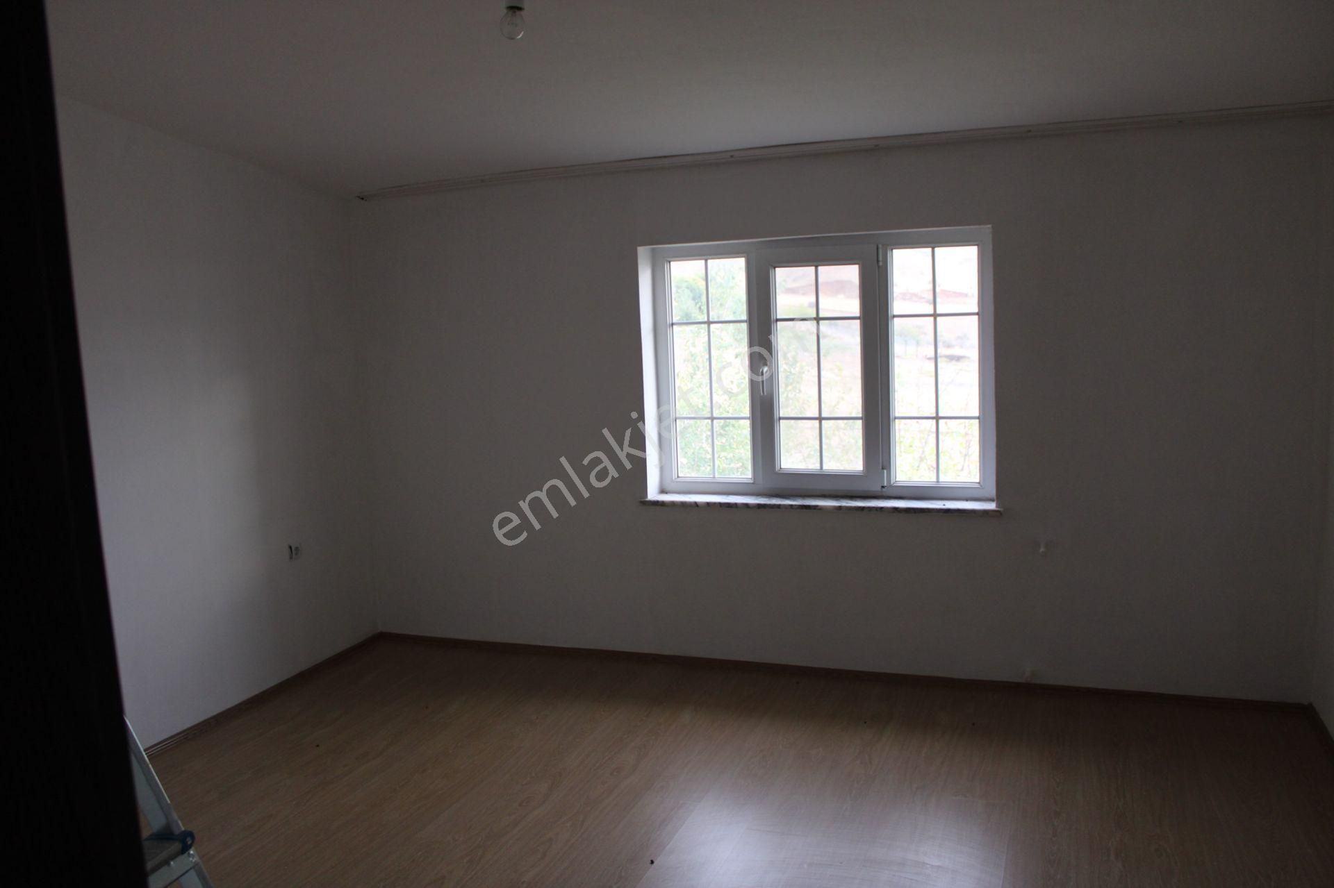 Tunceli Pertek Kale Dibi Mahallesi Komple Satılık Bina 3 Daire Her Biri 110 M2 Her Katın Tapu Ayrı - Görsel 26