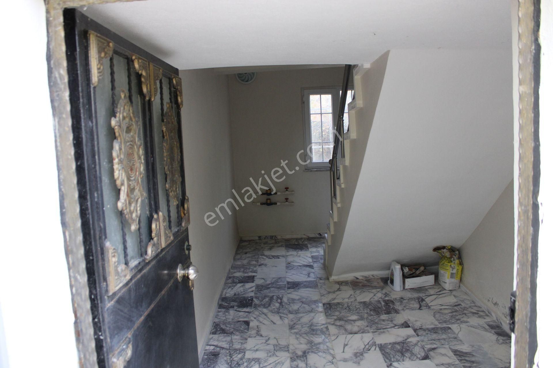 Tunceli Pertek Kale Dibi Mahallesi Komple Satılık Bina 3 Daire Her Biri 110 M2 Her Katın Tapu Ayrı - Görsel 5