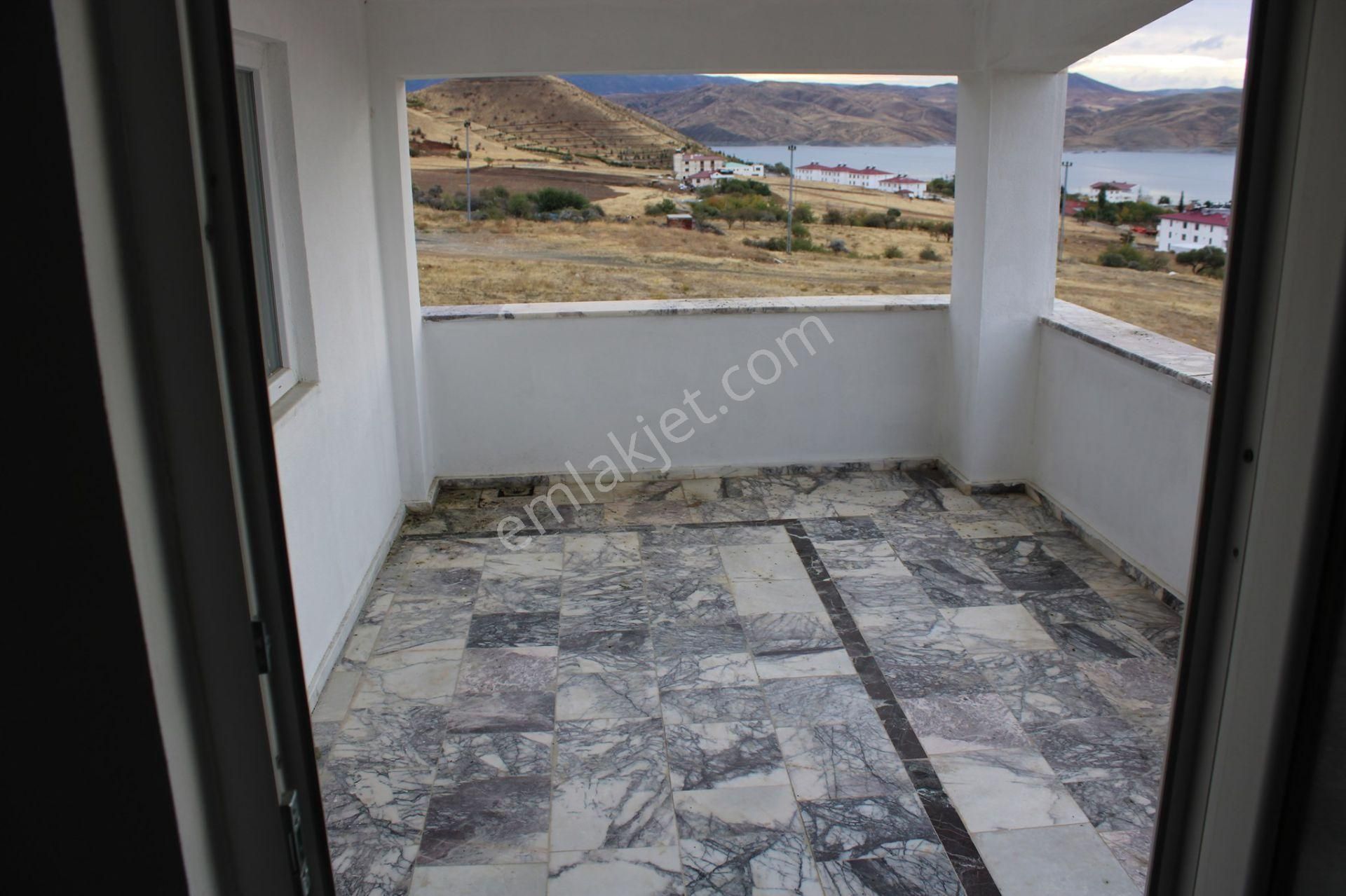 Tunceli Pertek Kale Dibi Mahallesi Komple Satılık Bina 3 Daire Her Biri 110 M2 Her Katın Tapu Ayrı - Görsel 34