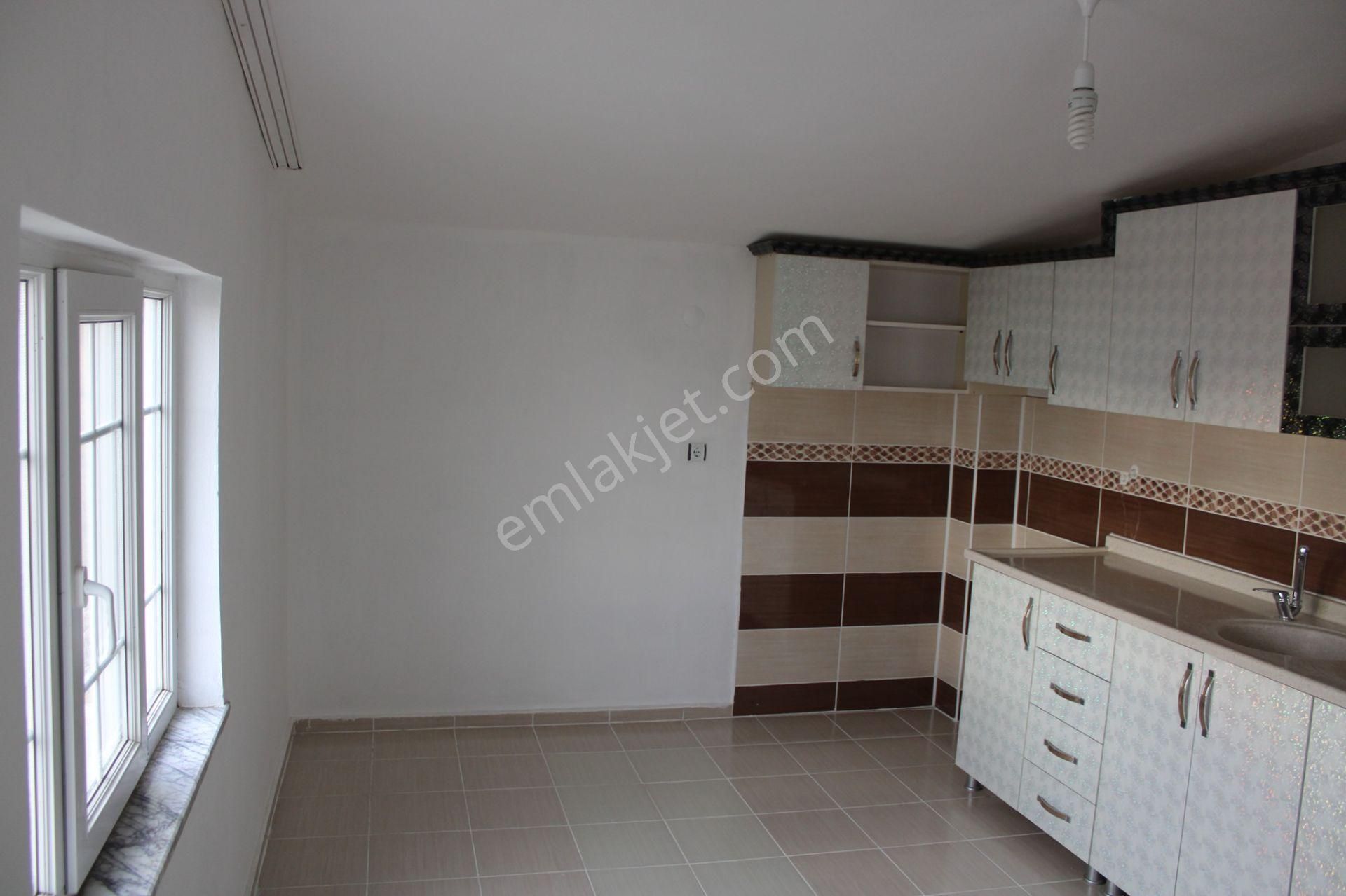 Tunceli Pertek Kale Dibi Mahallesi Komple Satılık Bina 3 Daire Her Biri 110 M2 Her Katın Tapu Ayrı - Görsel 32