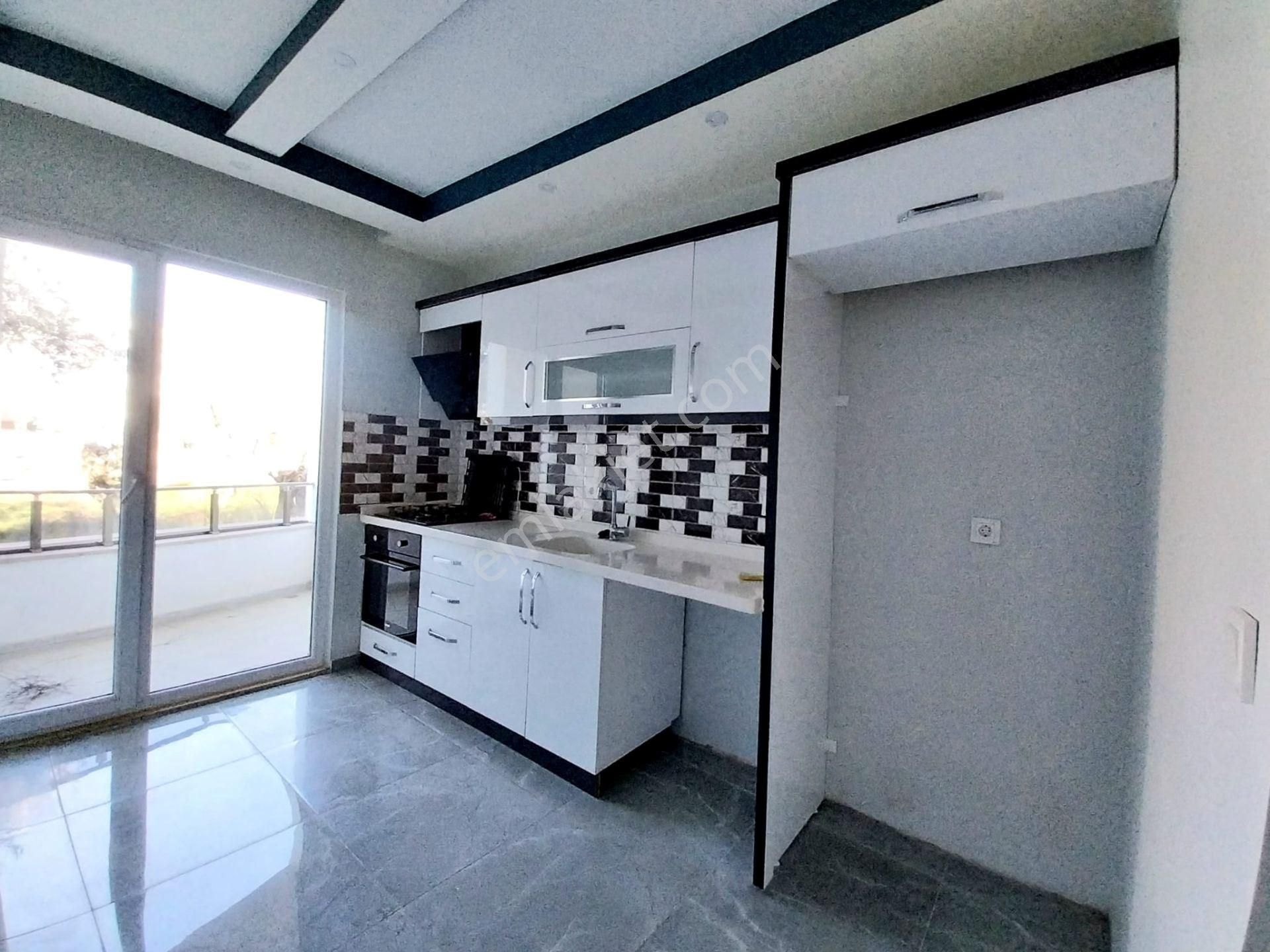 Yükselden Kadıköyde Kaçmaz Fırsat Geniş 1+1 Kapalı Mutfak Daire