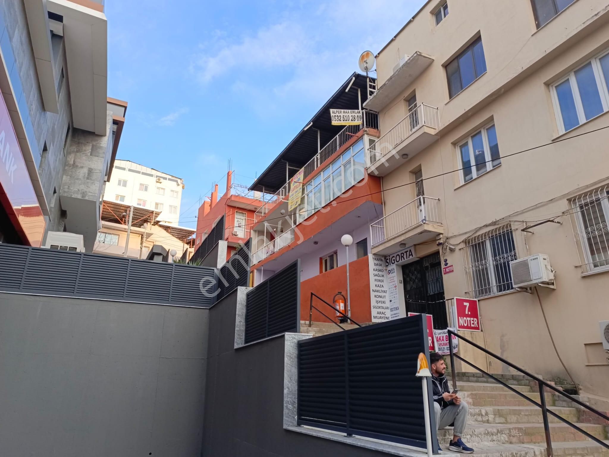 Yenigirne Postaçılar Da Satılık 3 Katlı Bina 2 Daire 2 Dükkan 122m2 - Görsel 19