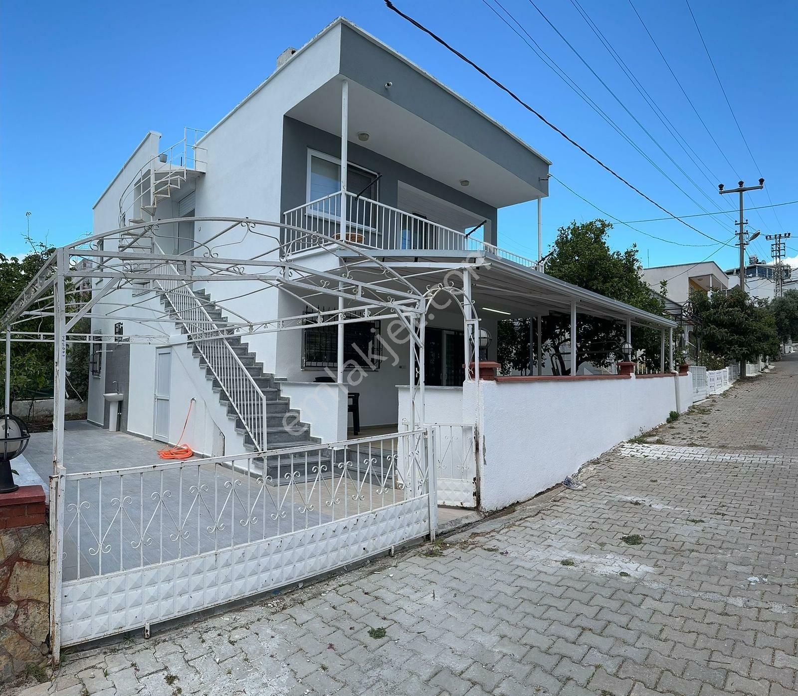 Didim Satılık Hisar Mahallesinde 4+2 Kısmi Eşyalı Tam Müstakil Villa