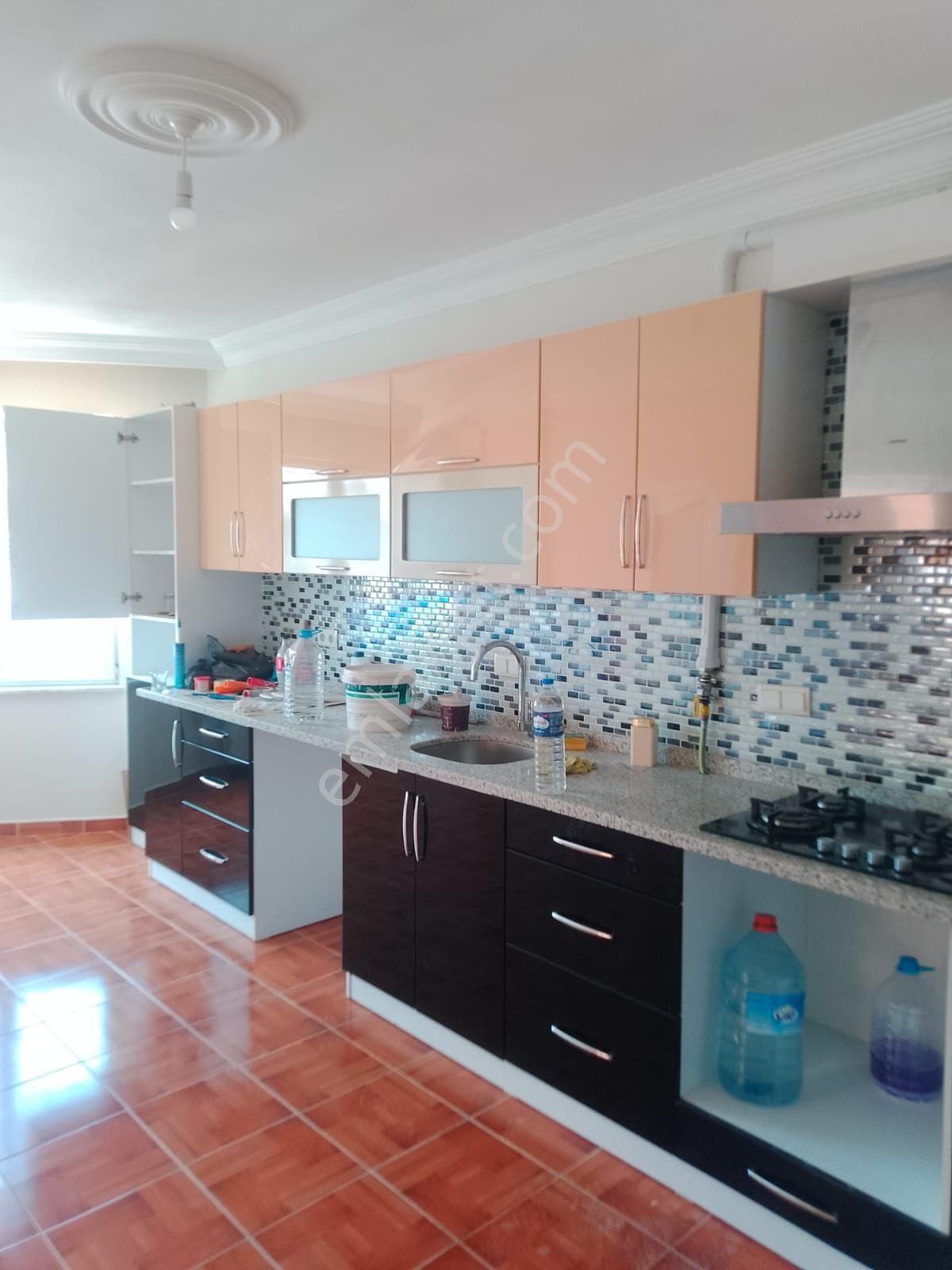 Sahibinden Kiralık İhsaniyede Doğalgazlı Asansörlü 3+1