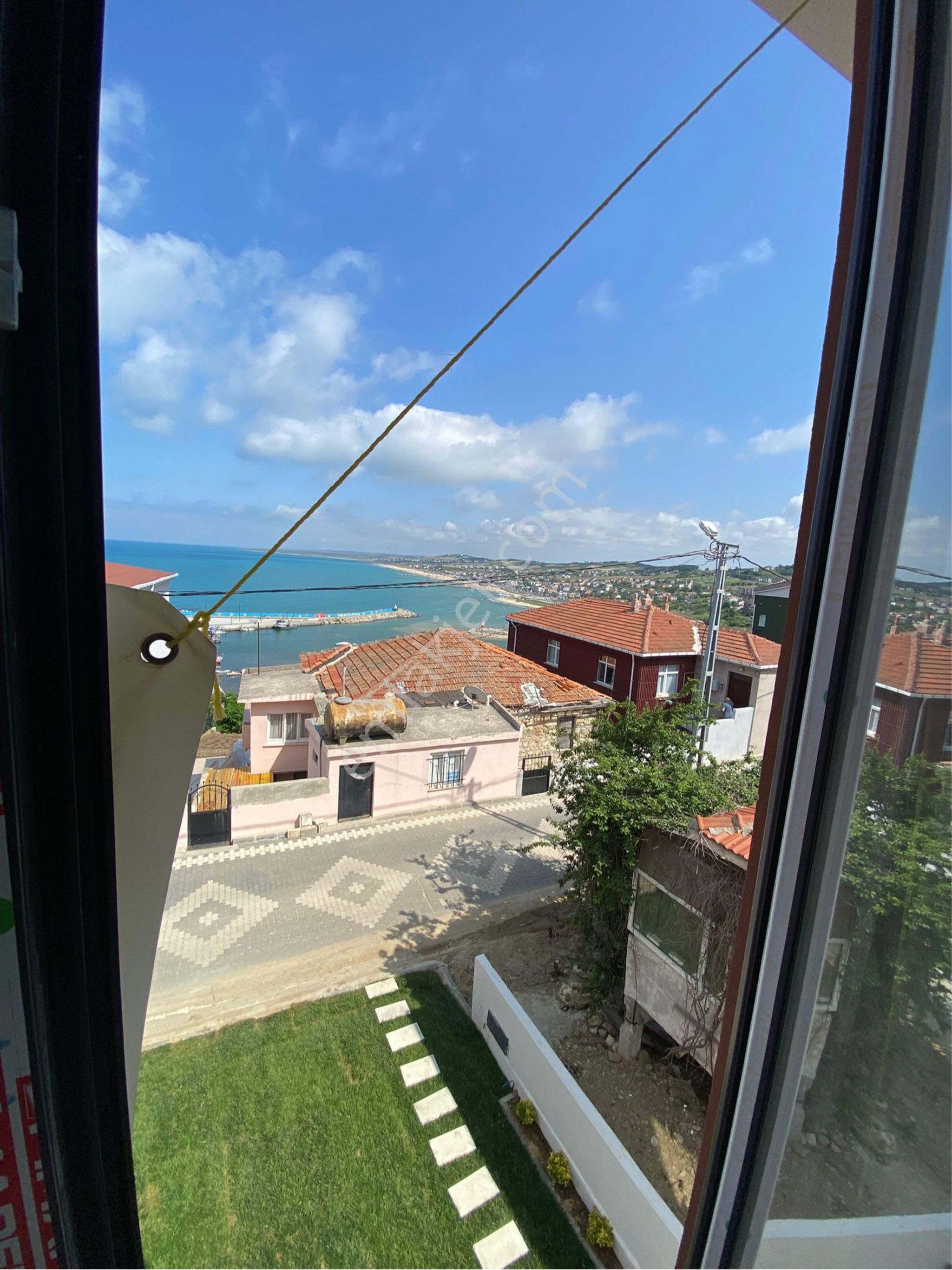 Karaburunda Acıl Satılık Denız Manzaralı Vılla - Görsel 14