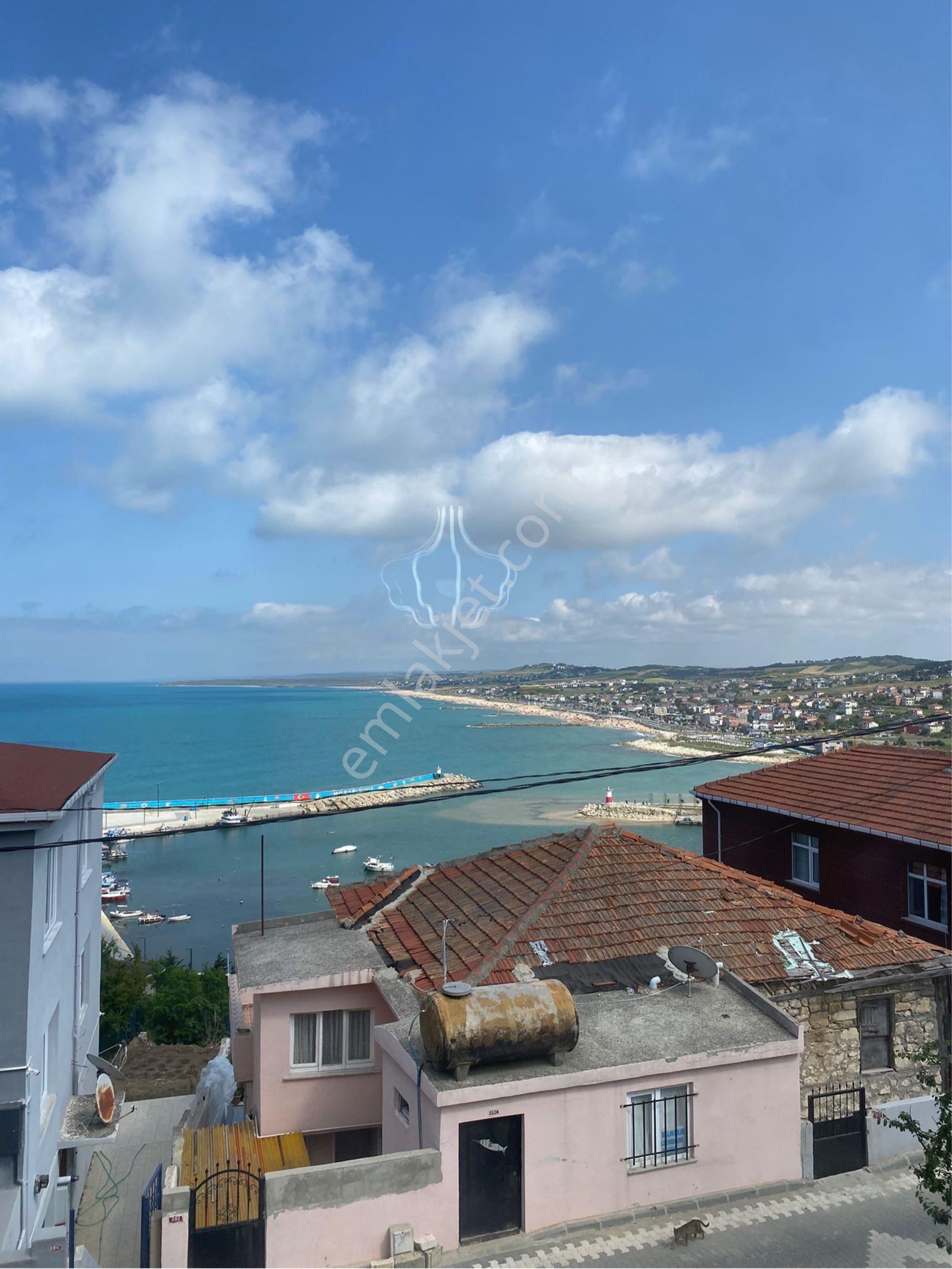 Karaburunda Acıl Satılık Denız Manzaralı Vılla - Görsel 13