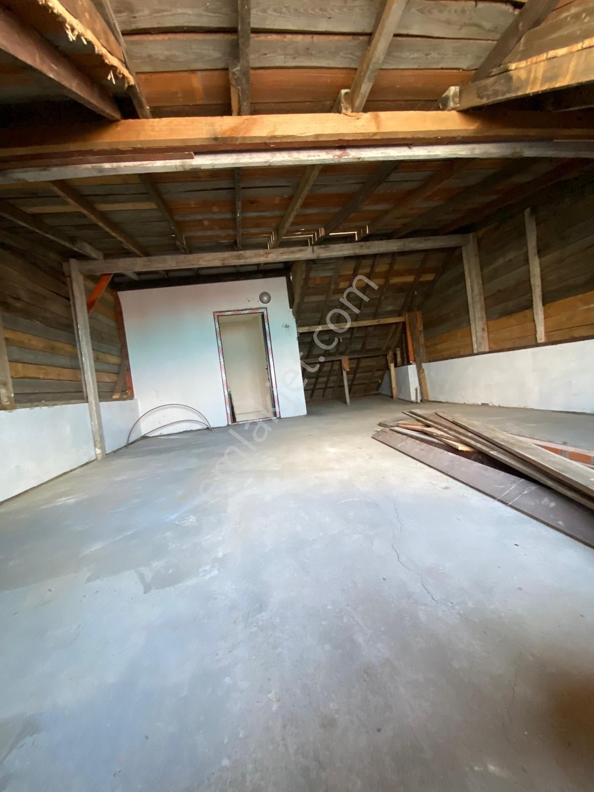 Karaburunda Acıl Satılık Denız Manzaralı Vılla - Görsel 19