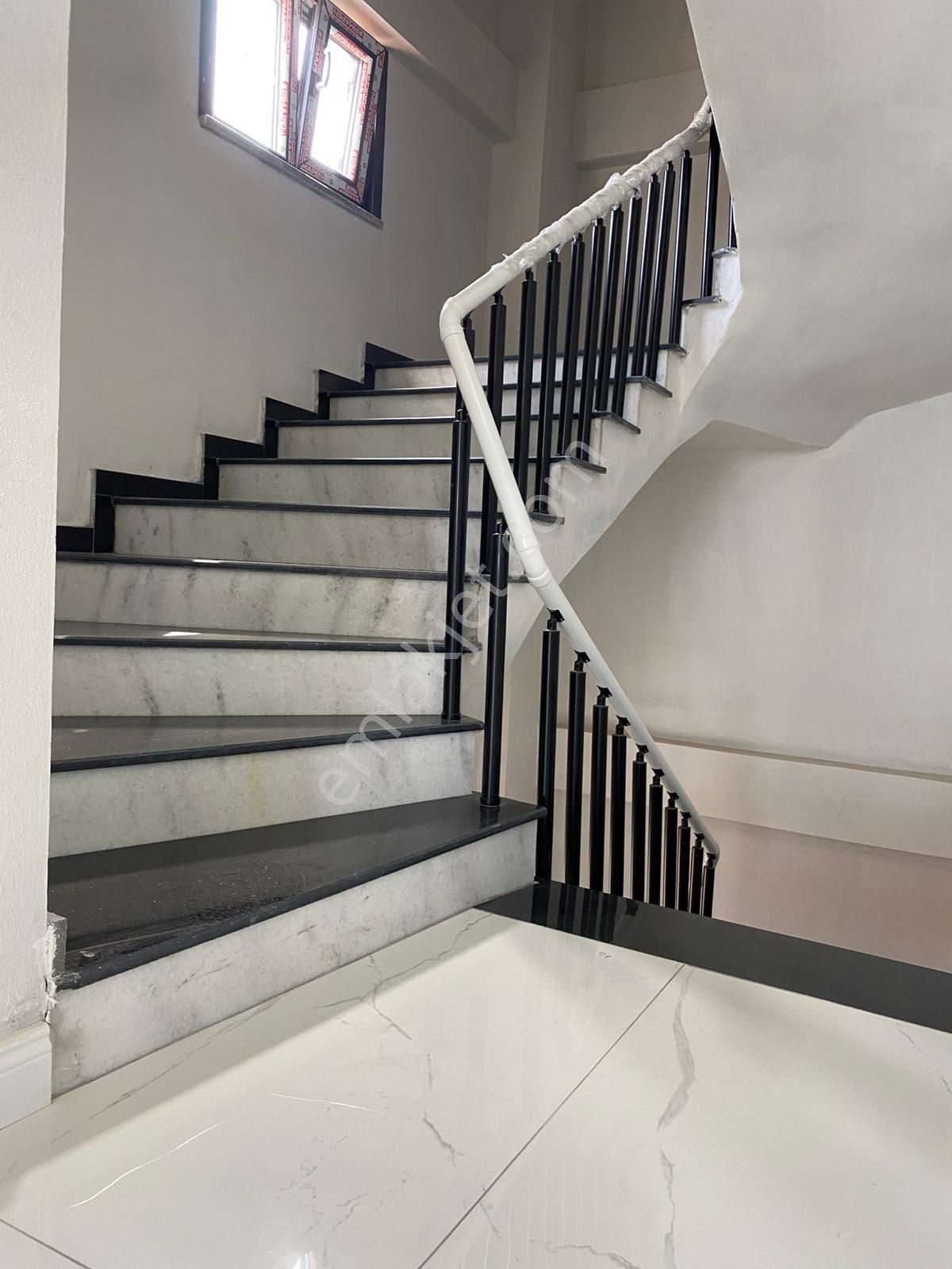 Karaburunda Acıl Satılık Denız Manzaralı Vılla - Görsel 12