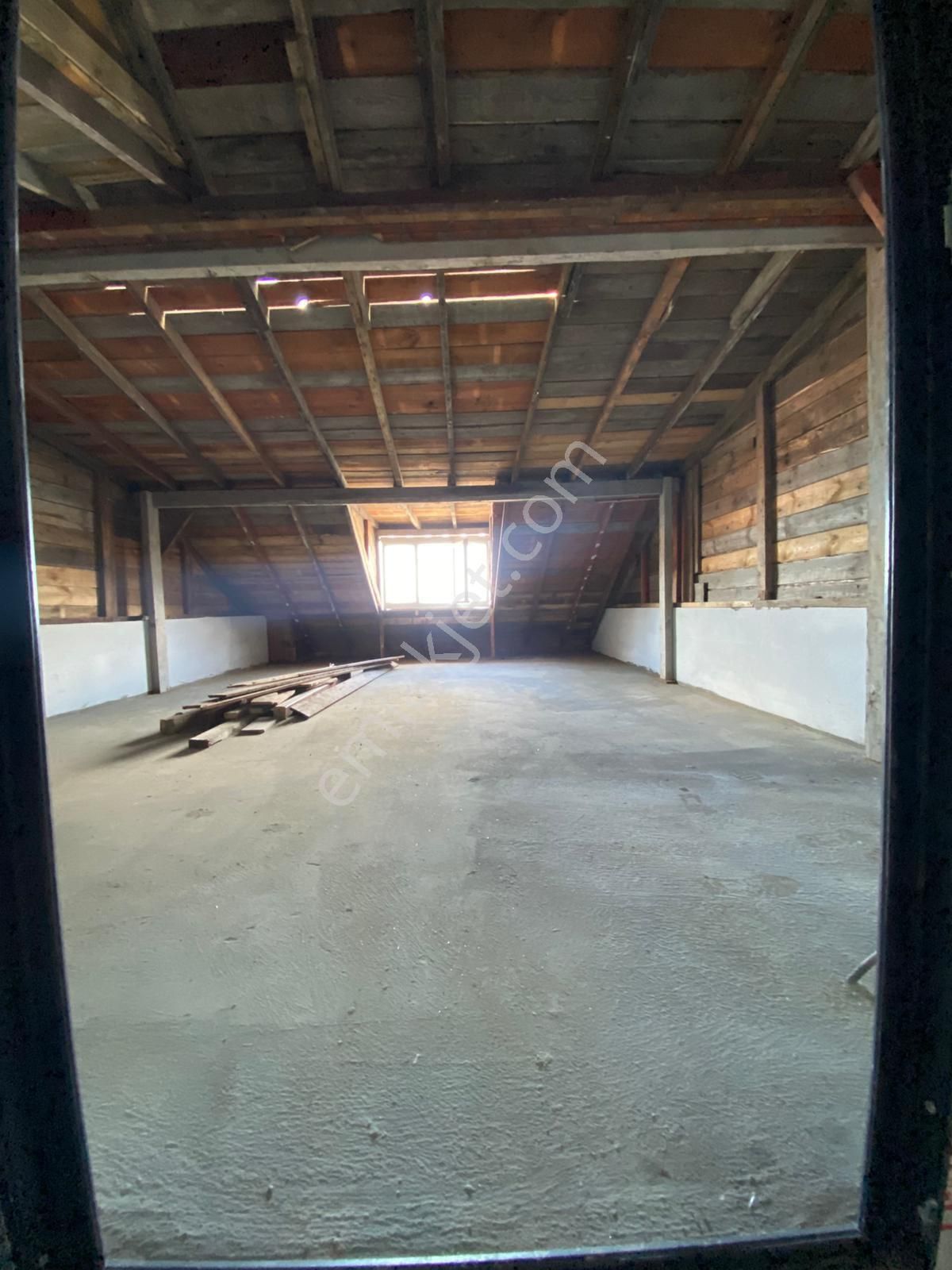 Karaburunda Acıl Satılık Denız Manzaralı Vılla - Görsel 16