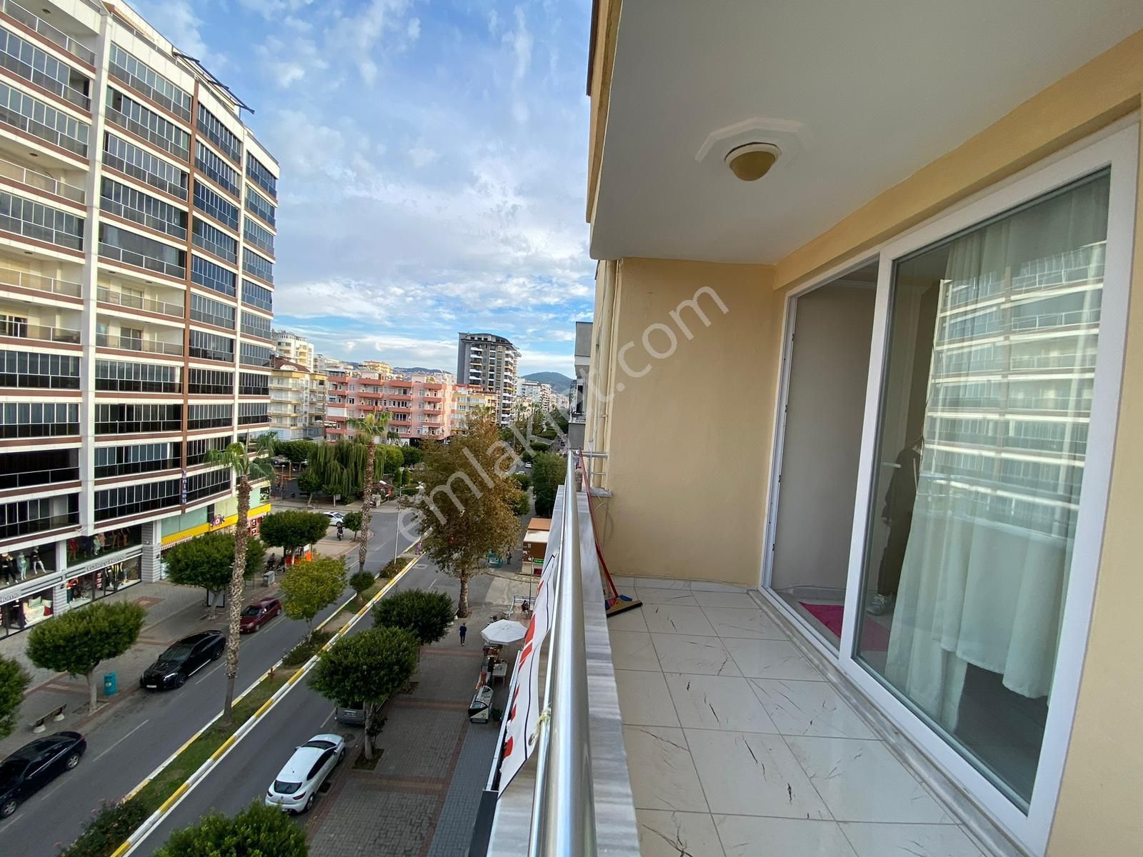 Alanya Oba Bölgesinin Kalbinde Denizin Dibinde 2+1 Güzel Bir Daire - Görsel 6