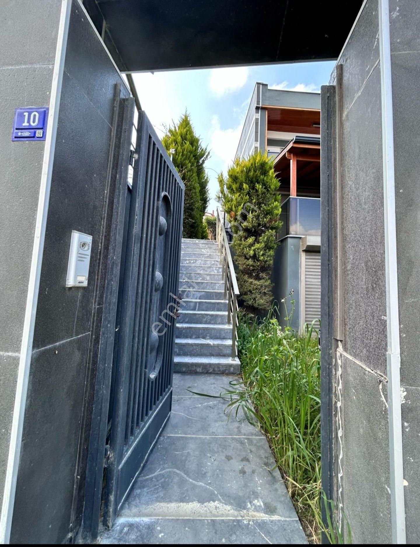 Kuşadası Satılıkkaraova Mevkii 4+1 Tek Müstakil Villa