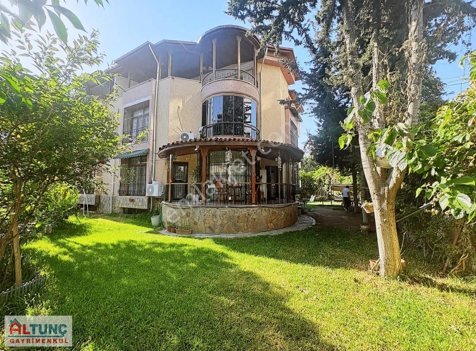 Altunç'tan Türkmenbaşı Bulvarında Emsalsiz 6+2 Fourlex Villa