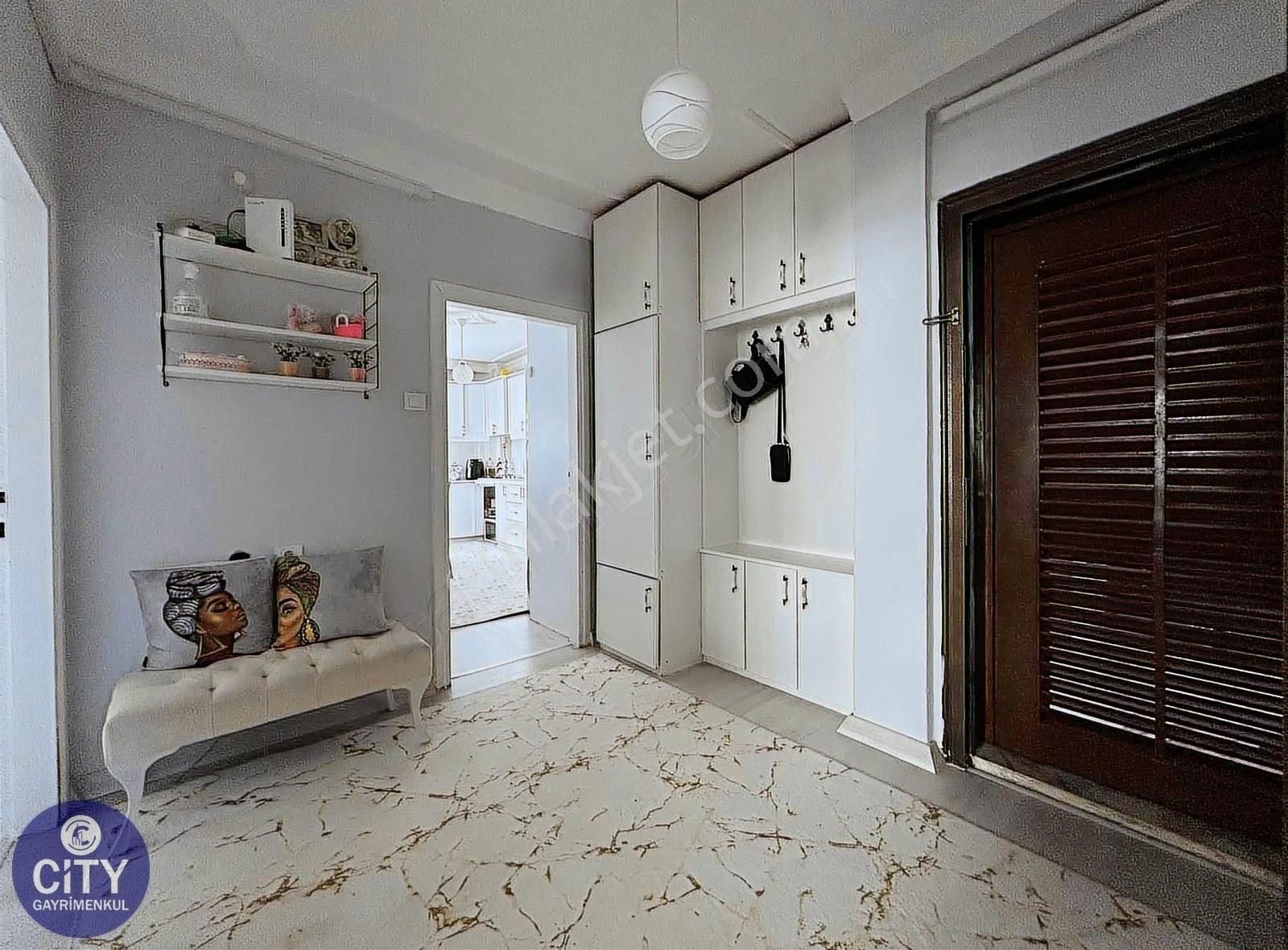 Sahilde 3+1 180 M2 Satılık Daire