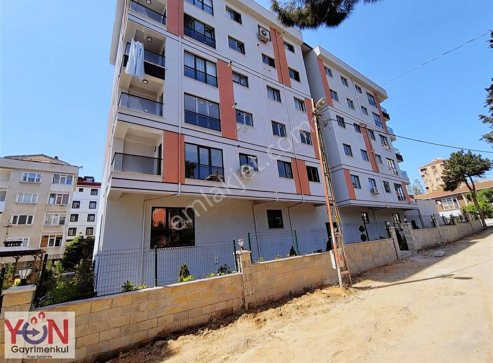 Bağlarbaşında Sıfır Binada Giyinme Odalı Ebeveyn Banyolu 3+1