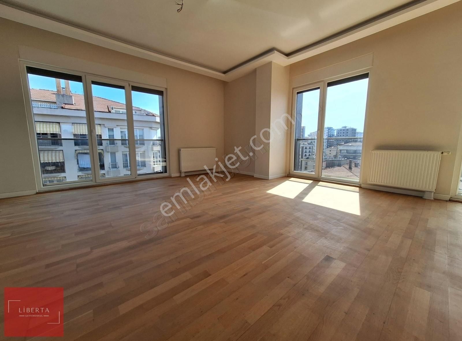 Feneryolu 'nun En Güzel Dairesi Salondan Deniz Manzarası 4+2